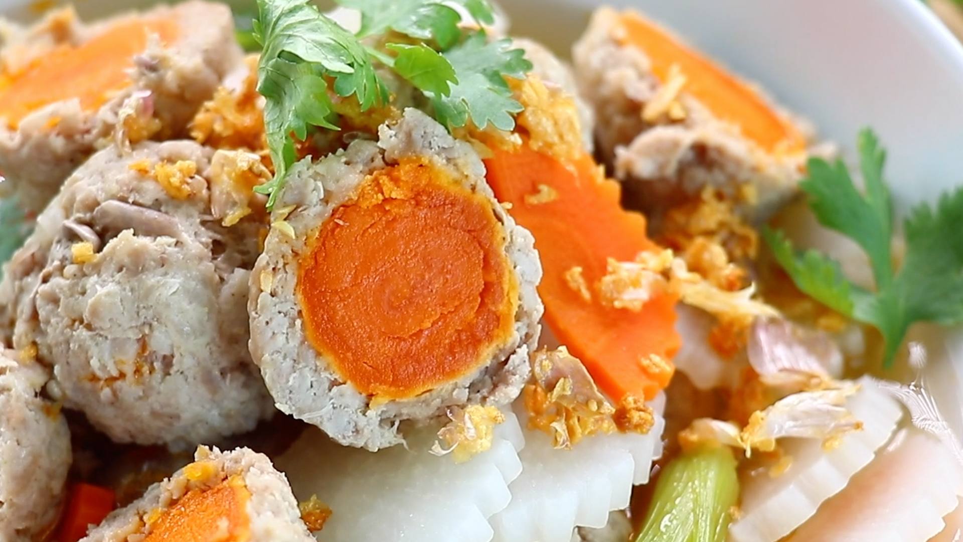 แกงจืดหมูสับไข่แดงเค็ม
