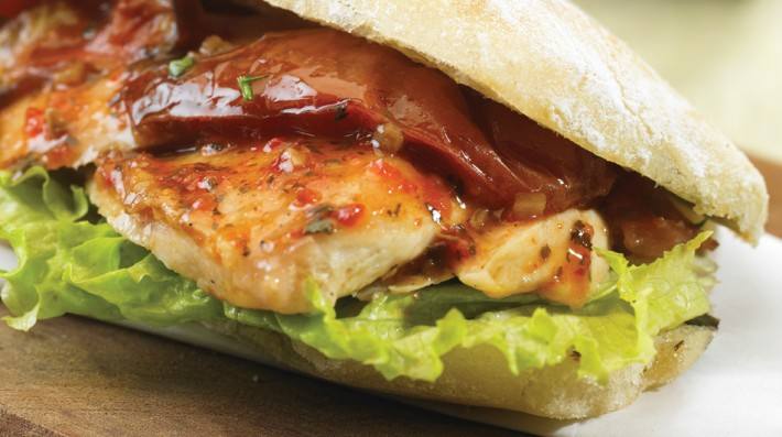 Sandwich de pollo, tomate asado y chimi 40 Minutos  recipe