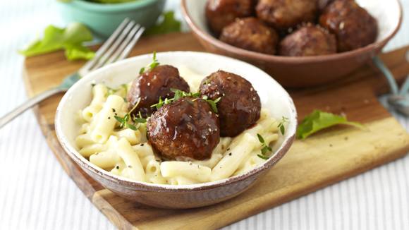 Macaroni Cheese with Meatballs