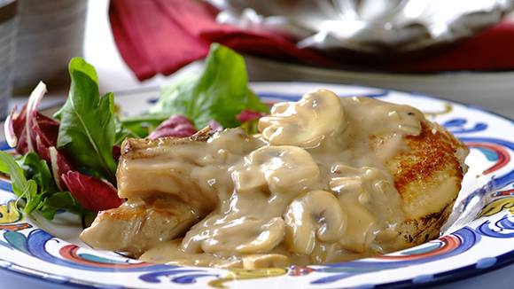 Pork Chops in Creamy Black Pepper and Mushroom Sauce