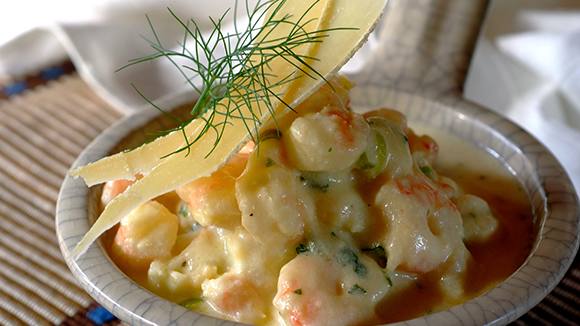 Prawns with Garlic, Wine and Cheese