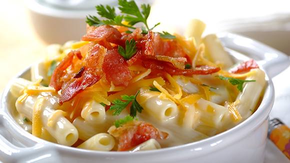 Macaroni Carbonara with Bacon and Cream