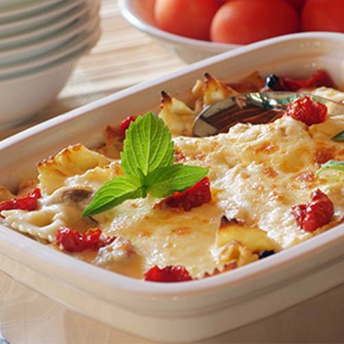 Creamy Chicken Pasta with Tomatoes and Mozzarella