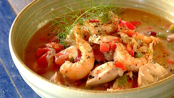 One-Pot Wonder with Chicken, Prawns and Olives