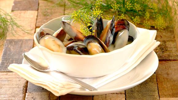 Mussels in creamy garlic sauce