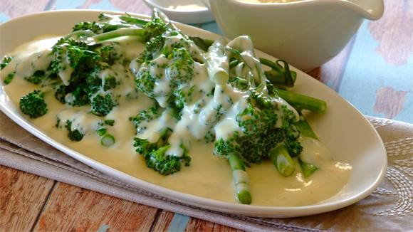 Broccoli in white sauce 30 Minutes  recipe