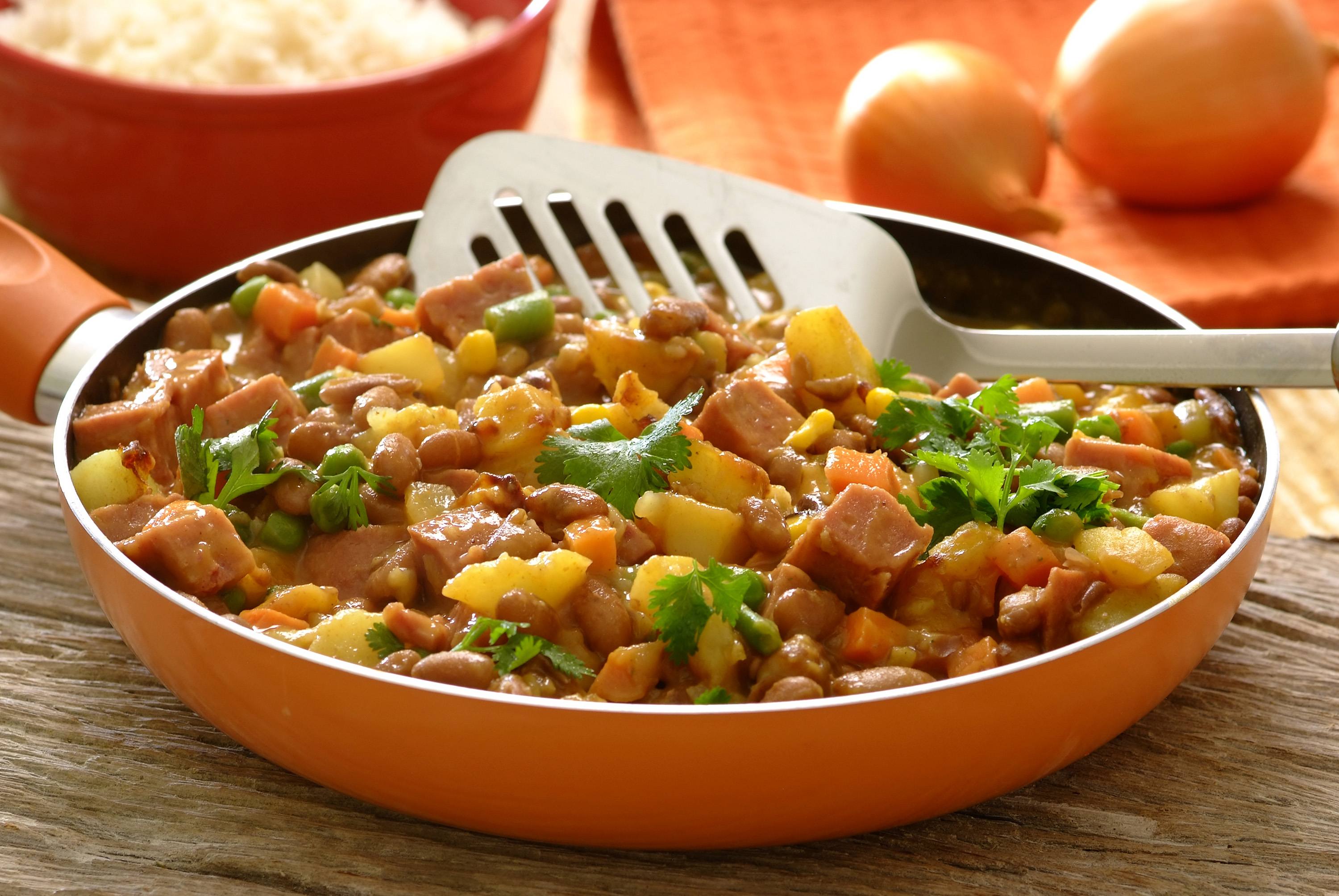 Spiced Bean and Potato Corned Beef Sishebo