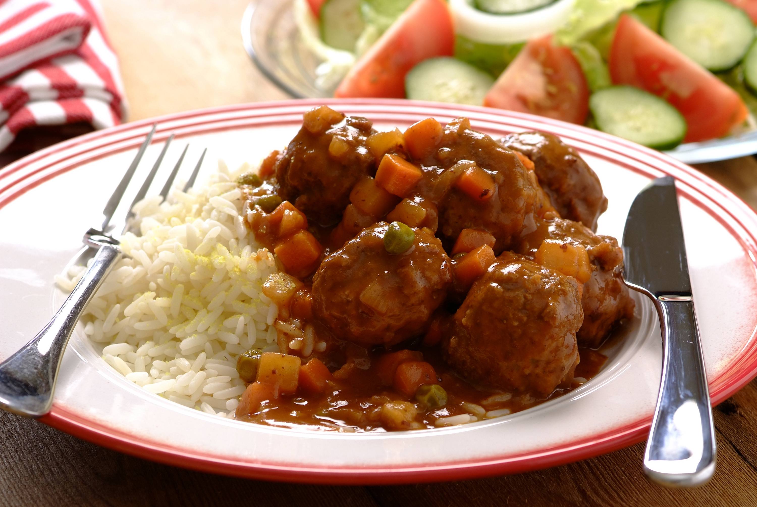 Saucy Tomato Meatball Pot
