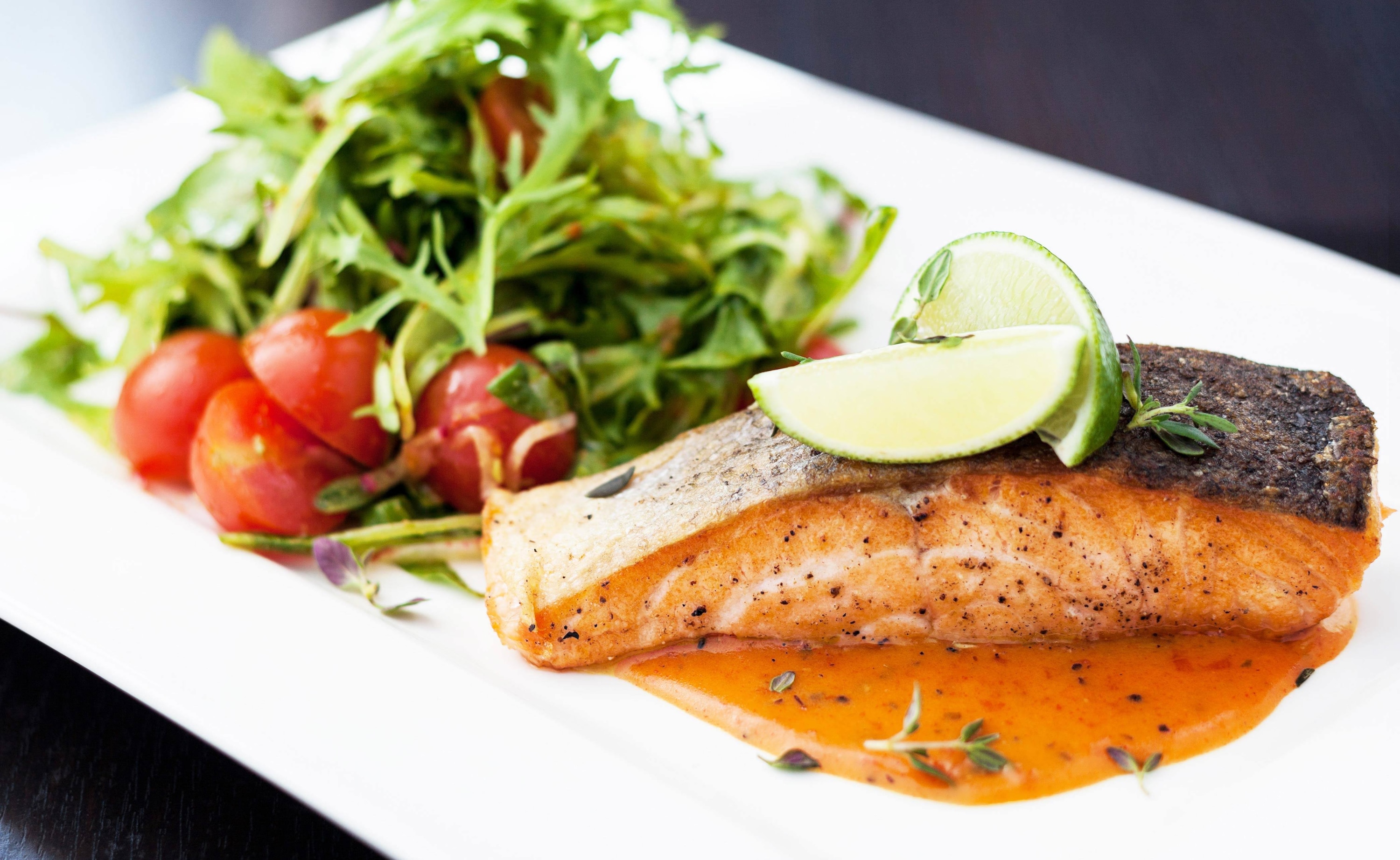 Roasted-Salmon-with-Tomato-Sauce