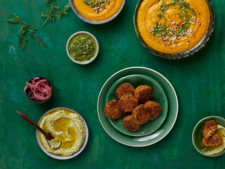 BULGUR WHEAT AND CHICKPEA BALLS WITH CORIANDER HUMMUS