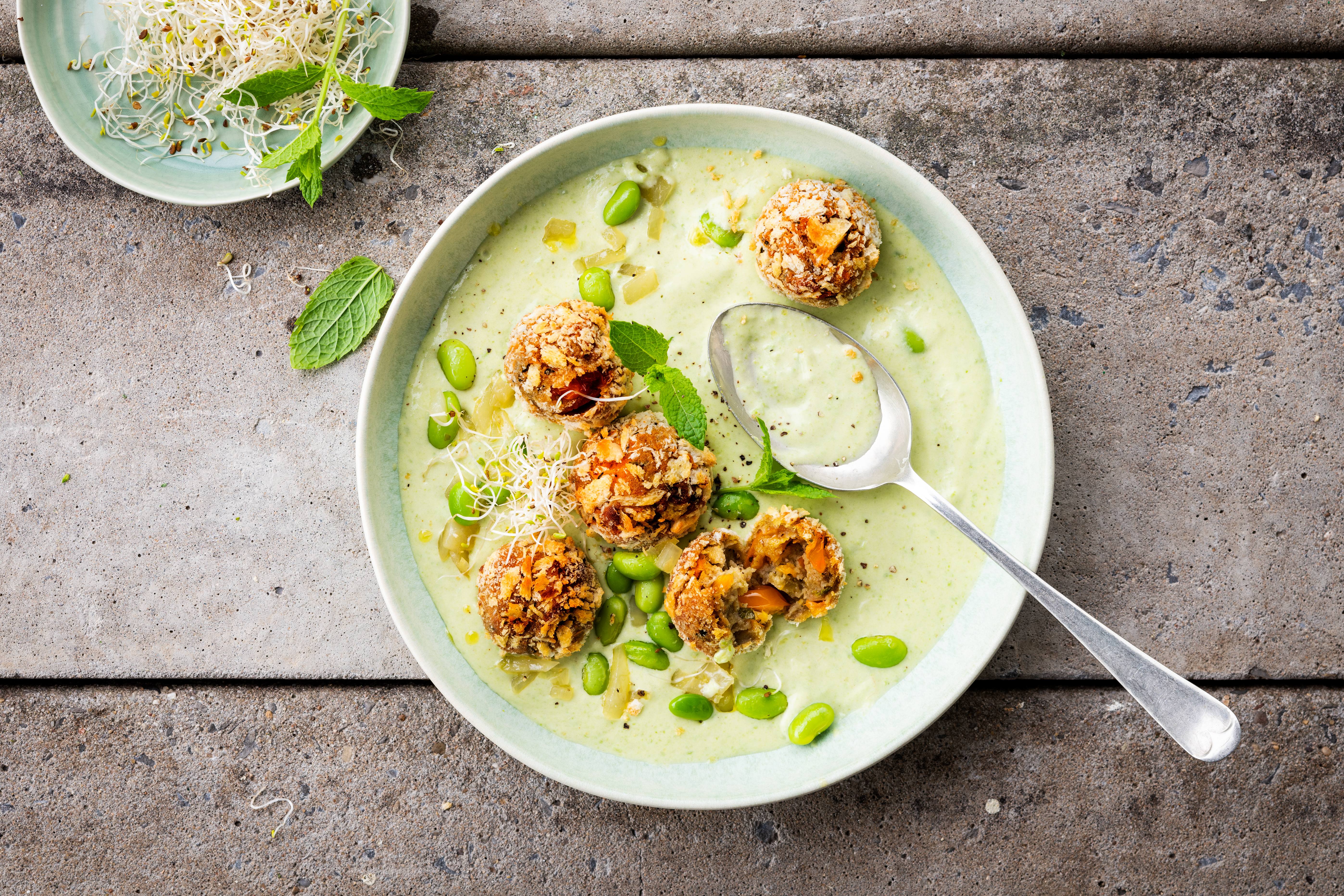 Knorr - Karfiol-Brokkolicremesuppe mit Melanzanibällchen