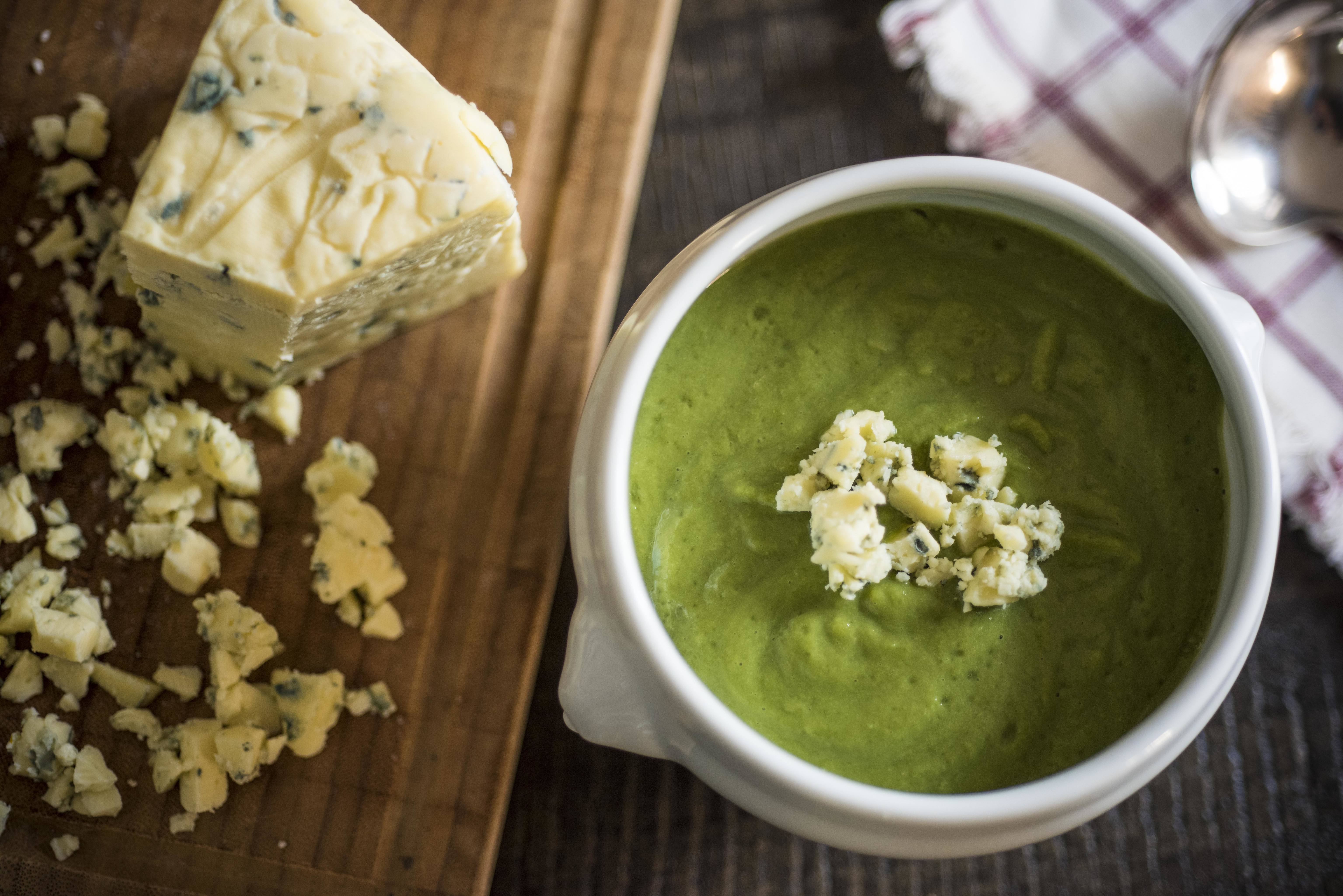 Sopa de ervilha com gorgonzola