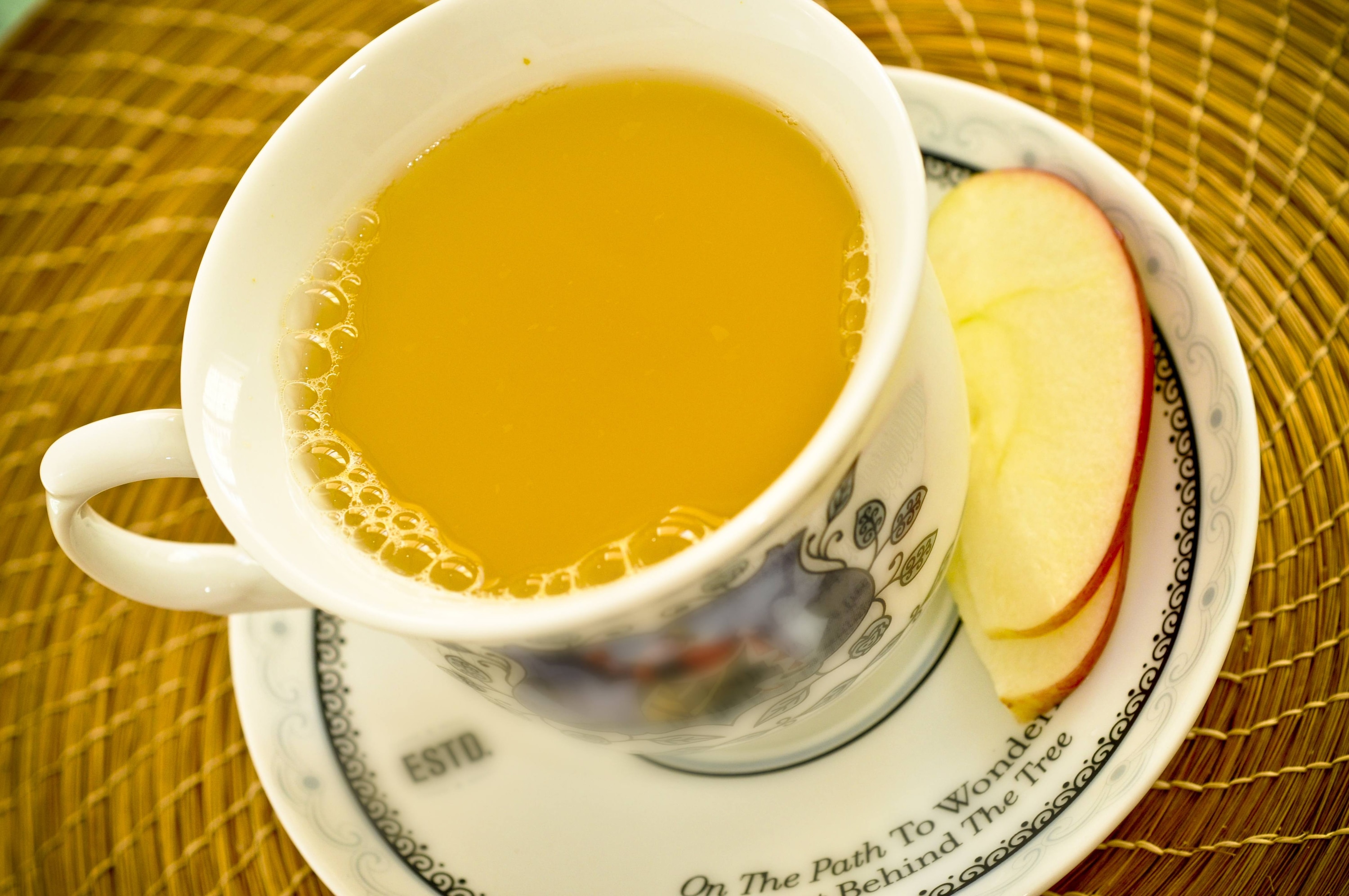 Chá de maracujá, maçã e canela