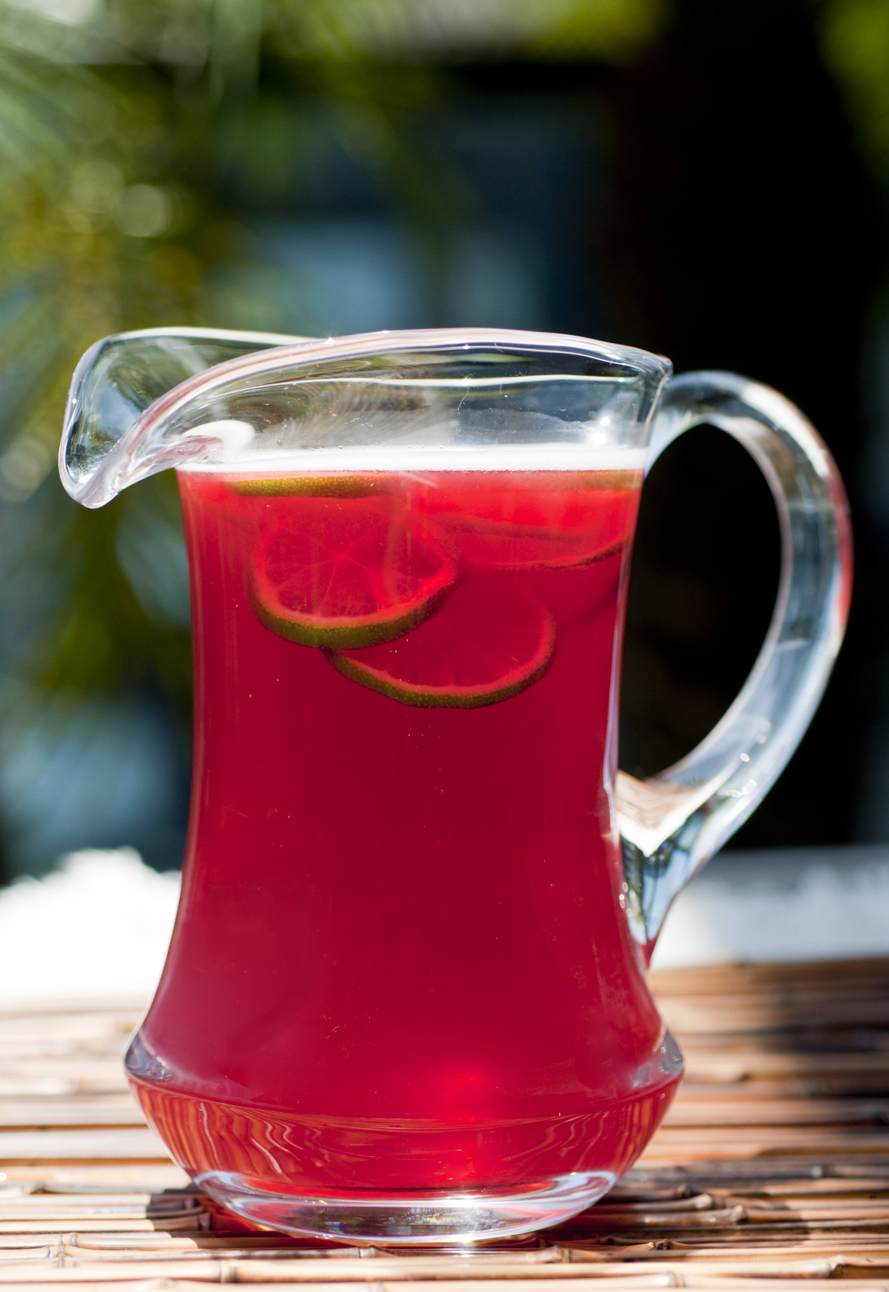 Suchá de hibisco com capim limão e suco de limão