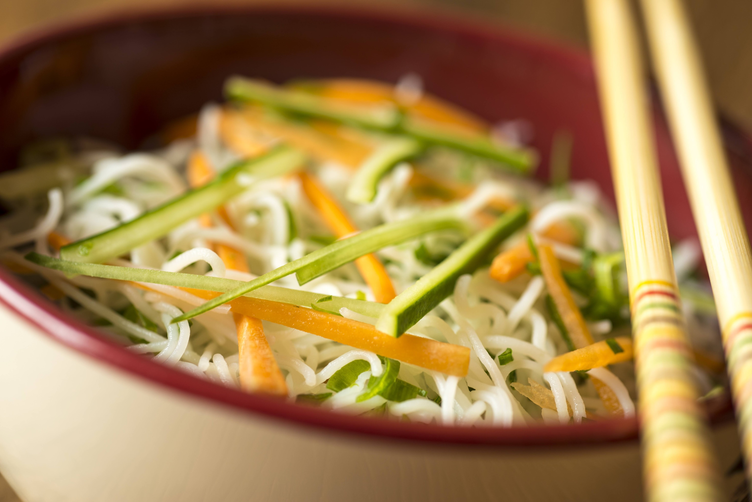 Salada de legumes com bifum