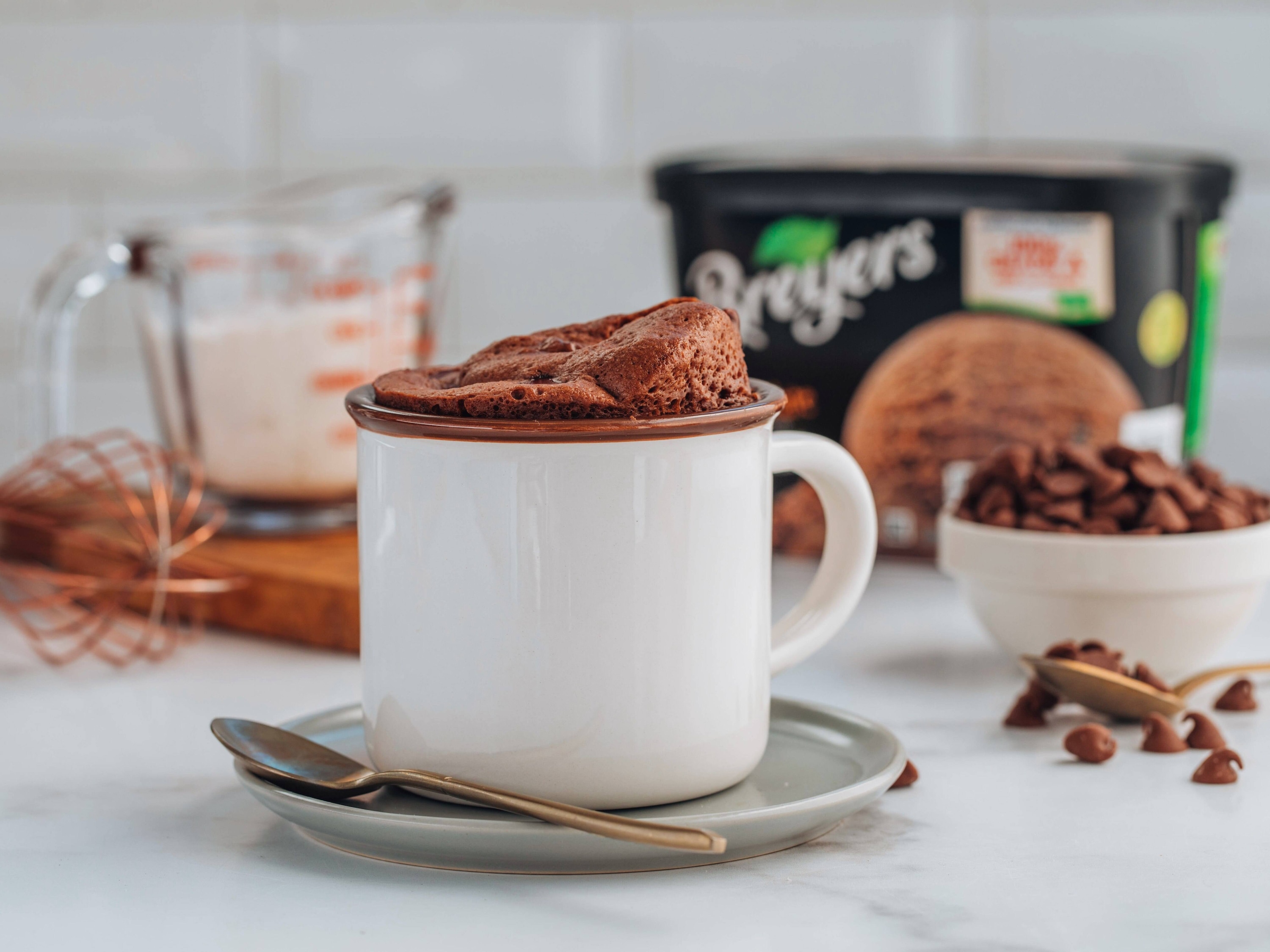 2-Ingredient Chocolate Mug Cake Recipe