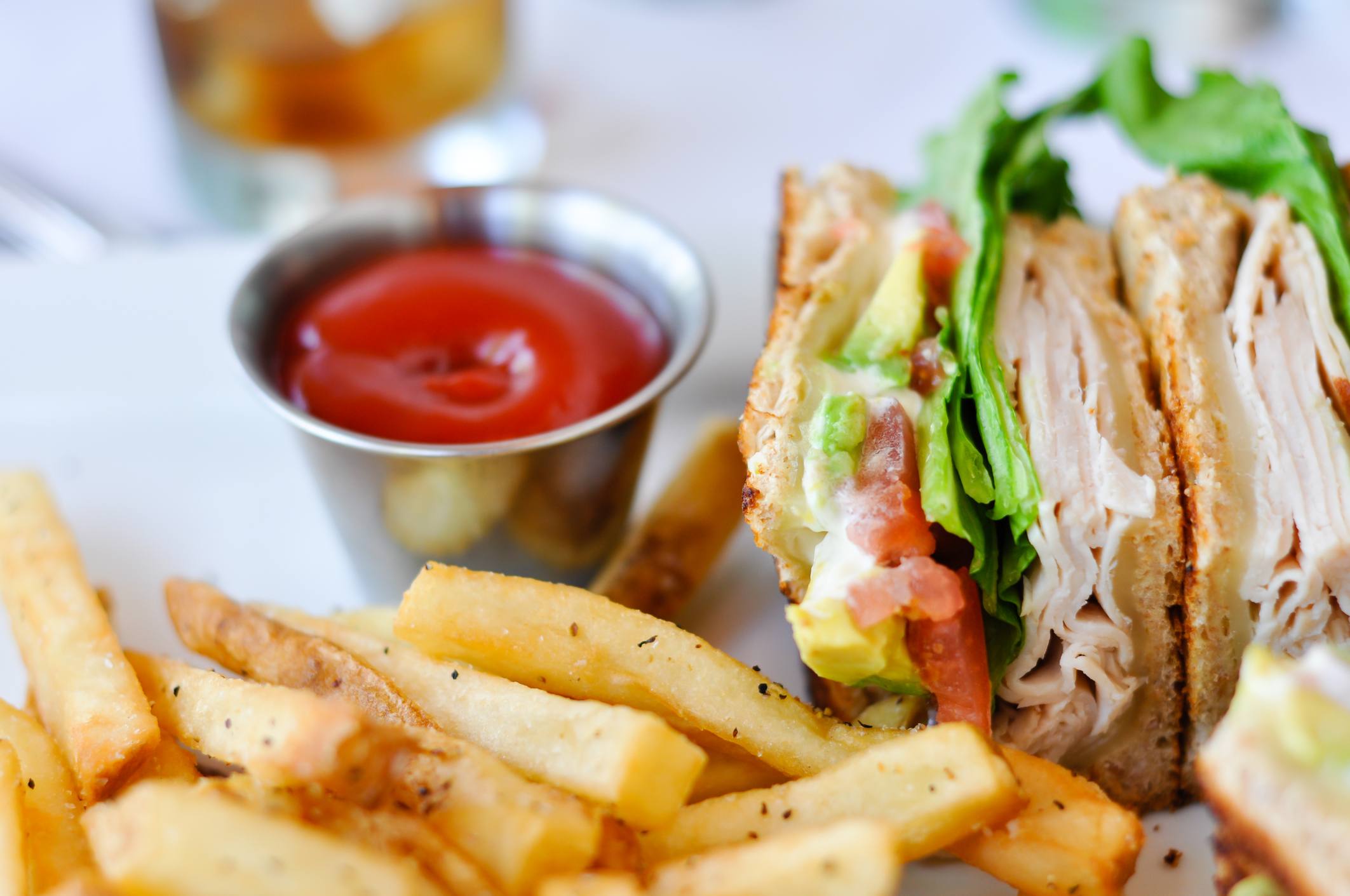 Receta-sandwich-de-pavo-aguacate