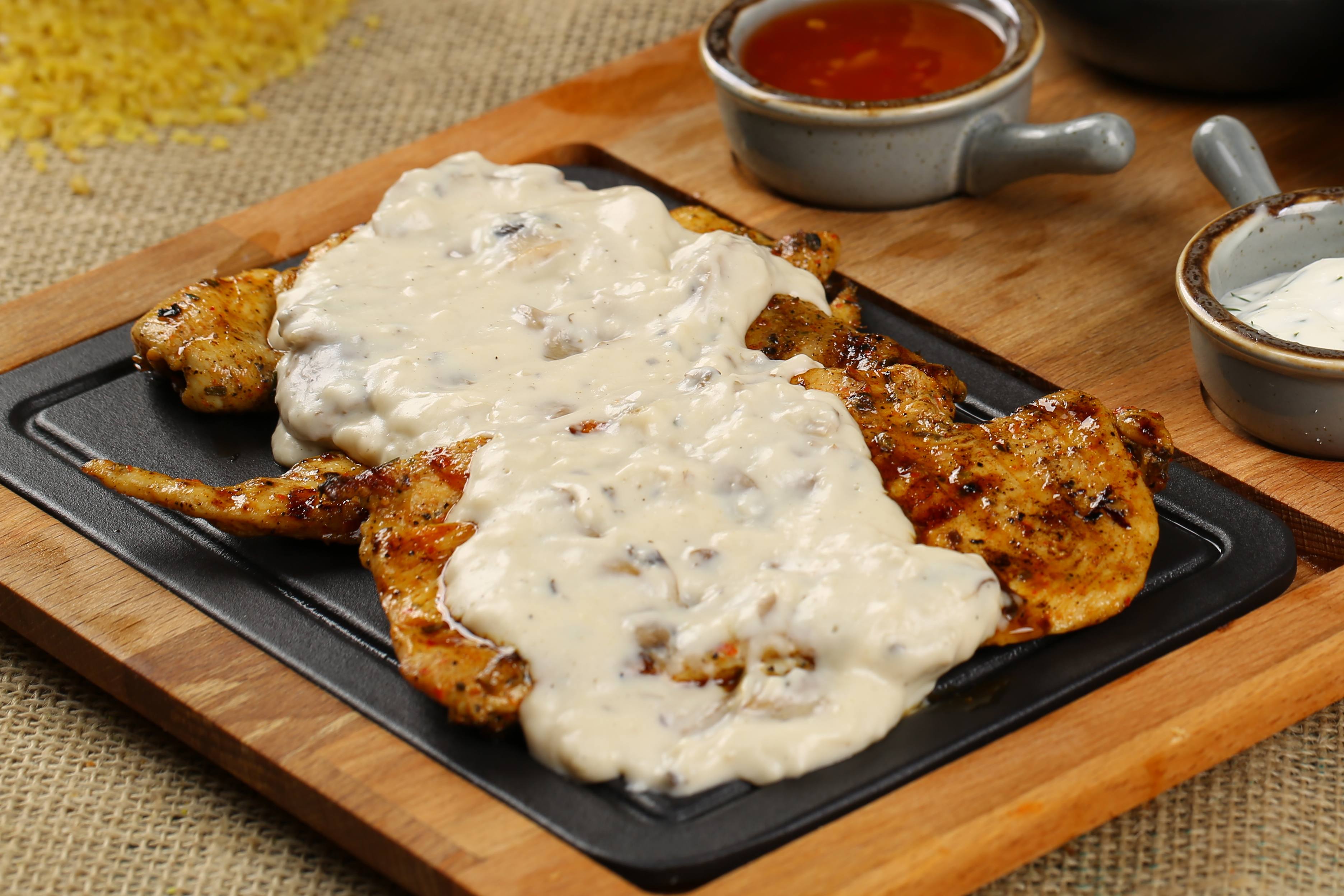 Receta-Pechuga-en-Vegetales-con-Salsa-Roquefort