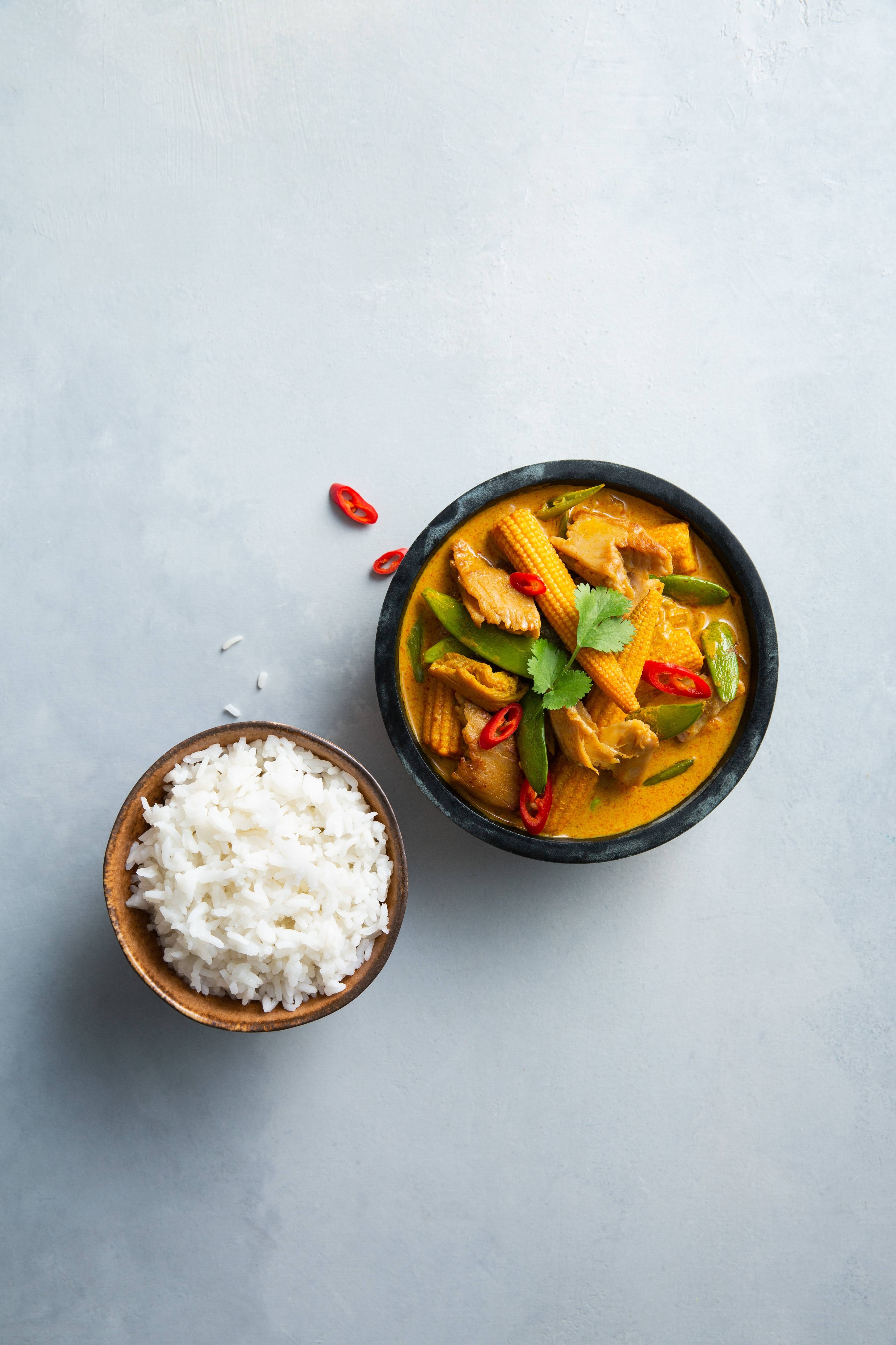 The Vegetarian Butcher - Veganes Chickeriki Curry mit einer Portion Reis