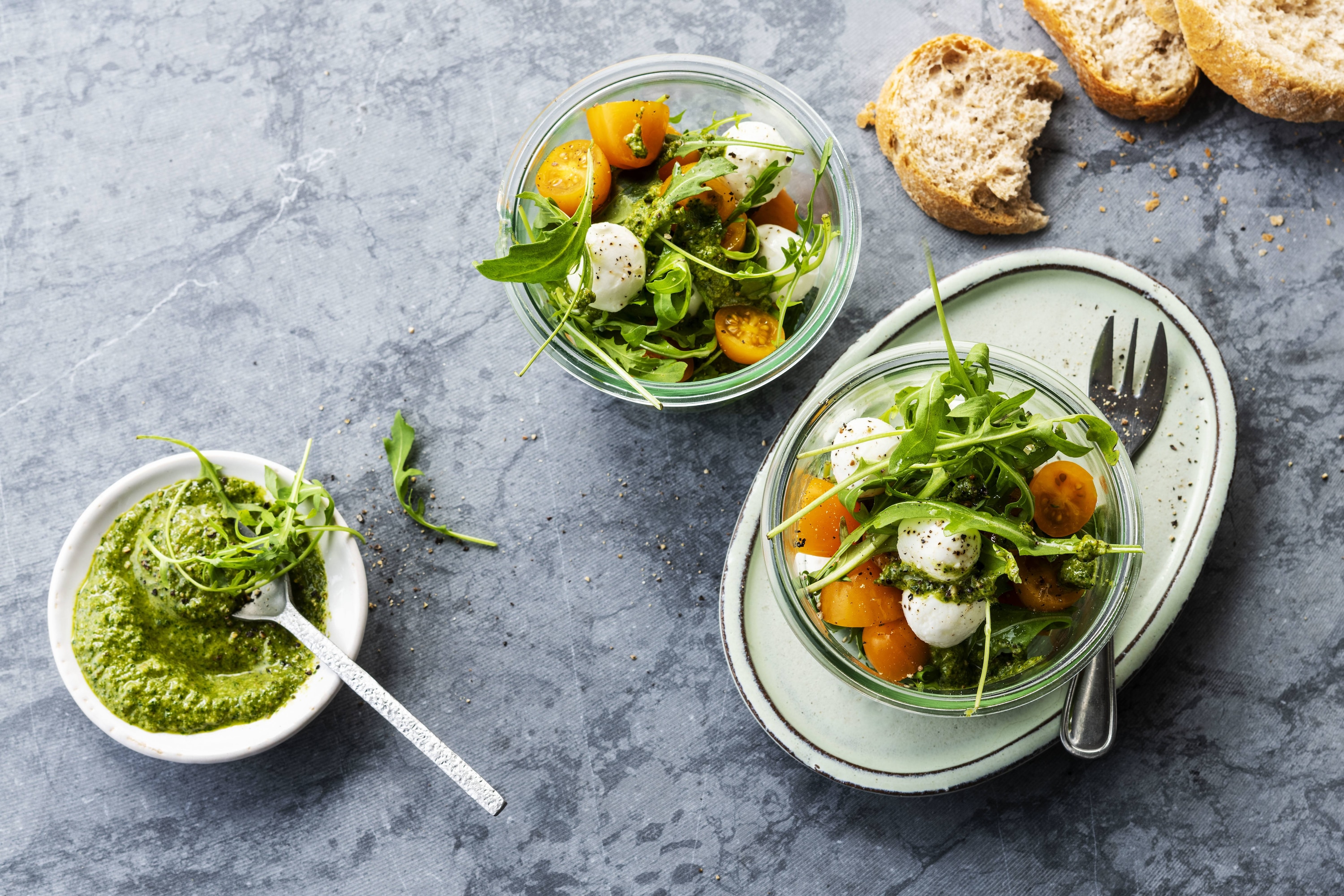 Caprese mit Rucola-Pesto im Glas | Knorr Österreich