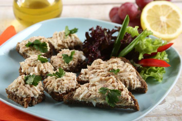 Füstölt makrélakrémes mini szendvicsek 15 Minutes  recipe