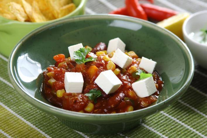 Zöldséges chili feta sajttal