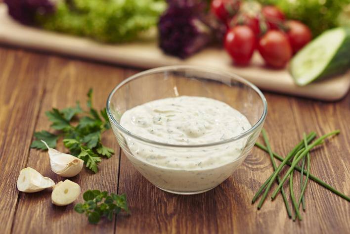 Majonézes, zöldfűszeres salátaöntet 10 Minutes  recipe