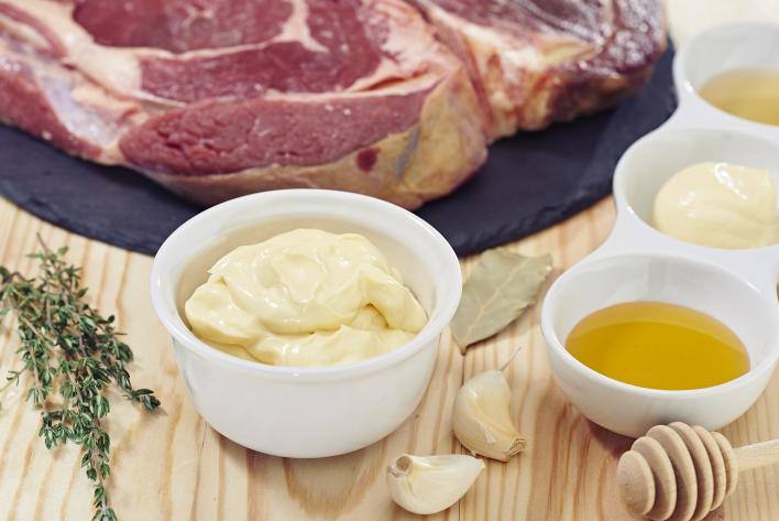 Steak pác mézzel, zöldfűszerekkel