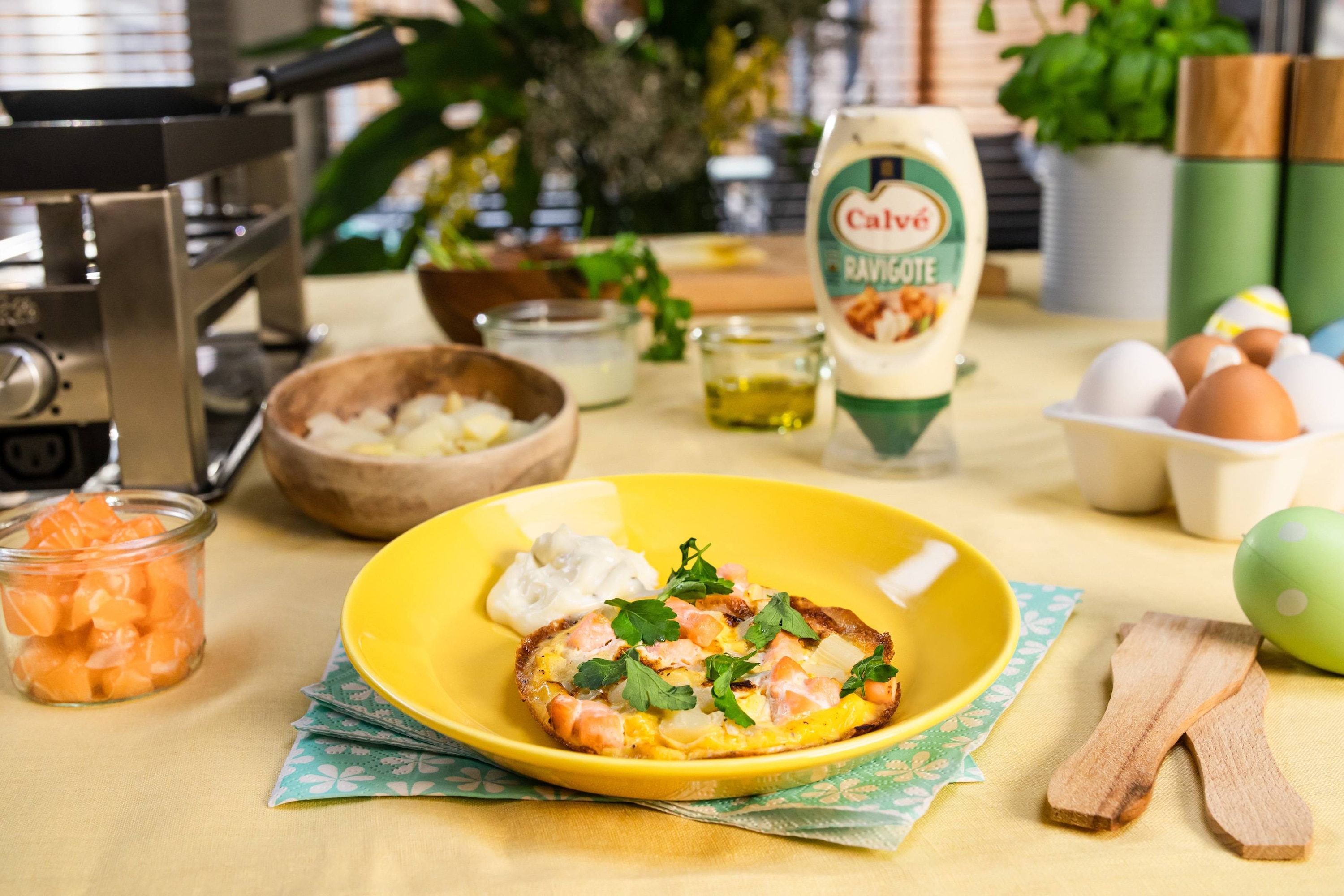 Paasomelet met zalm en asperges