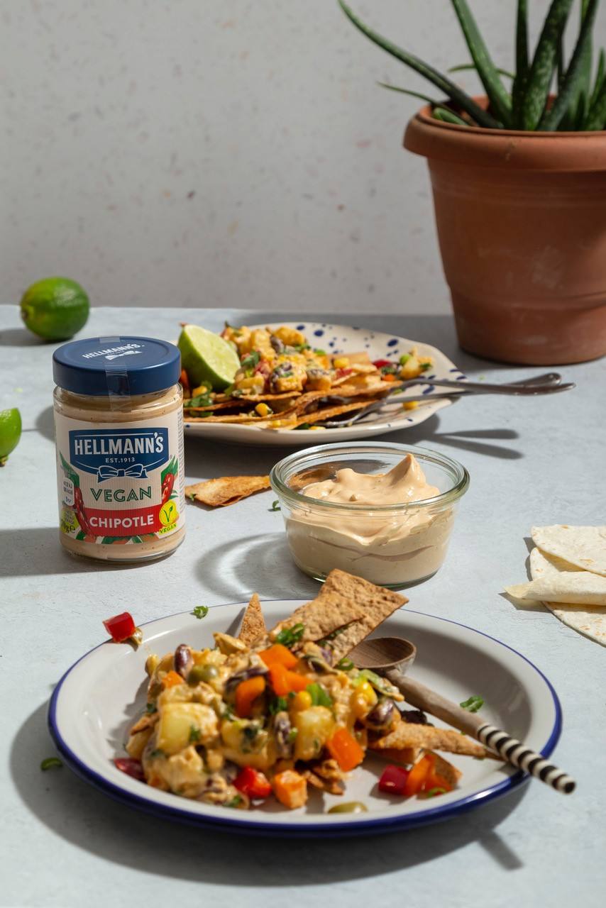 Μεξικάνικη σαλάτα σαν “ρώσικη” με vegan mayo chipotle