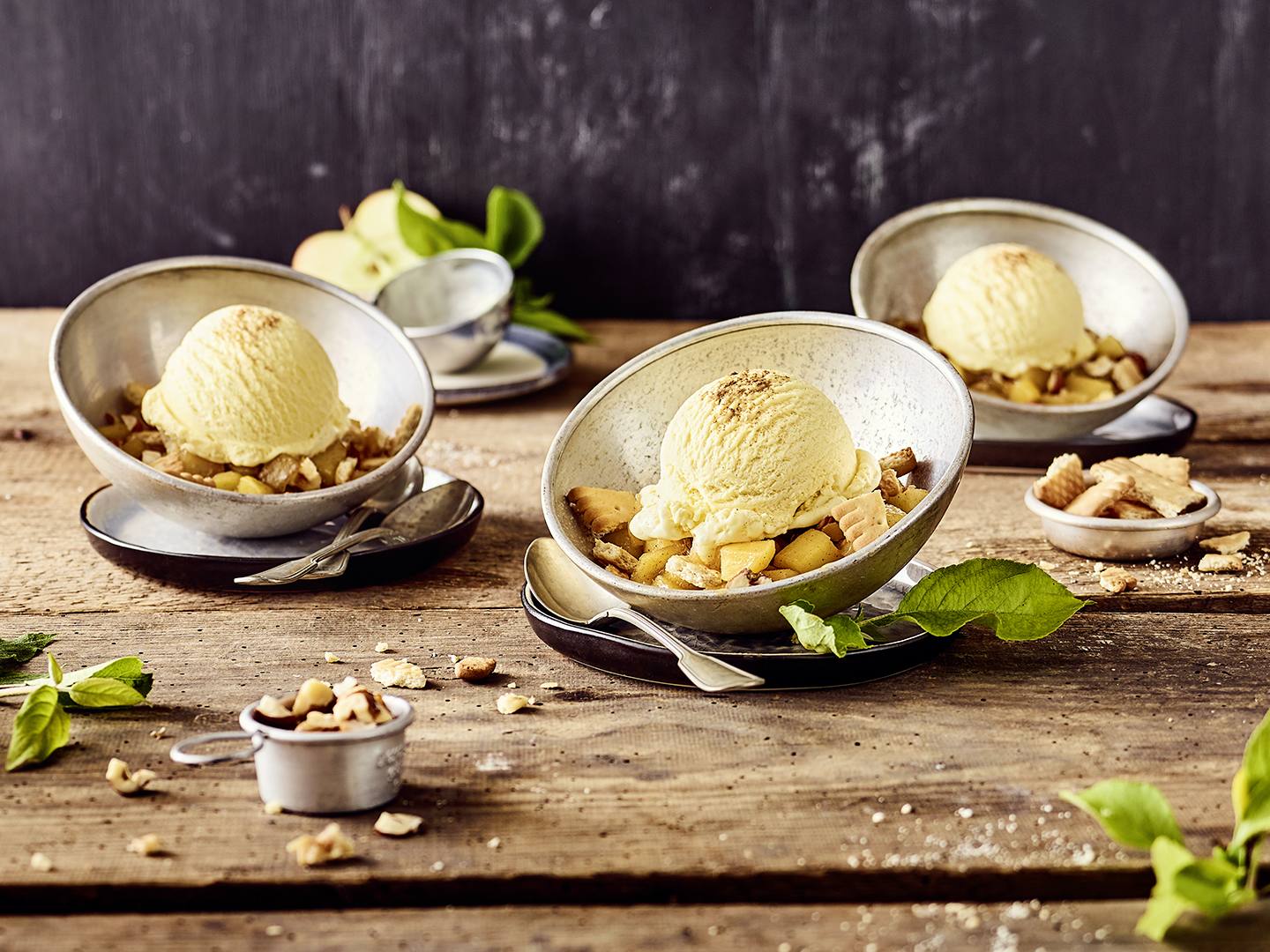 Apple-Crumble mit Eis 25 min  recipe
