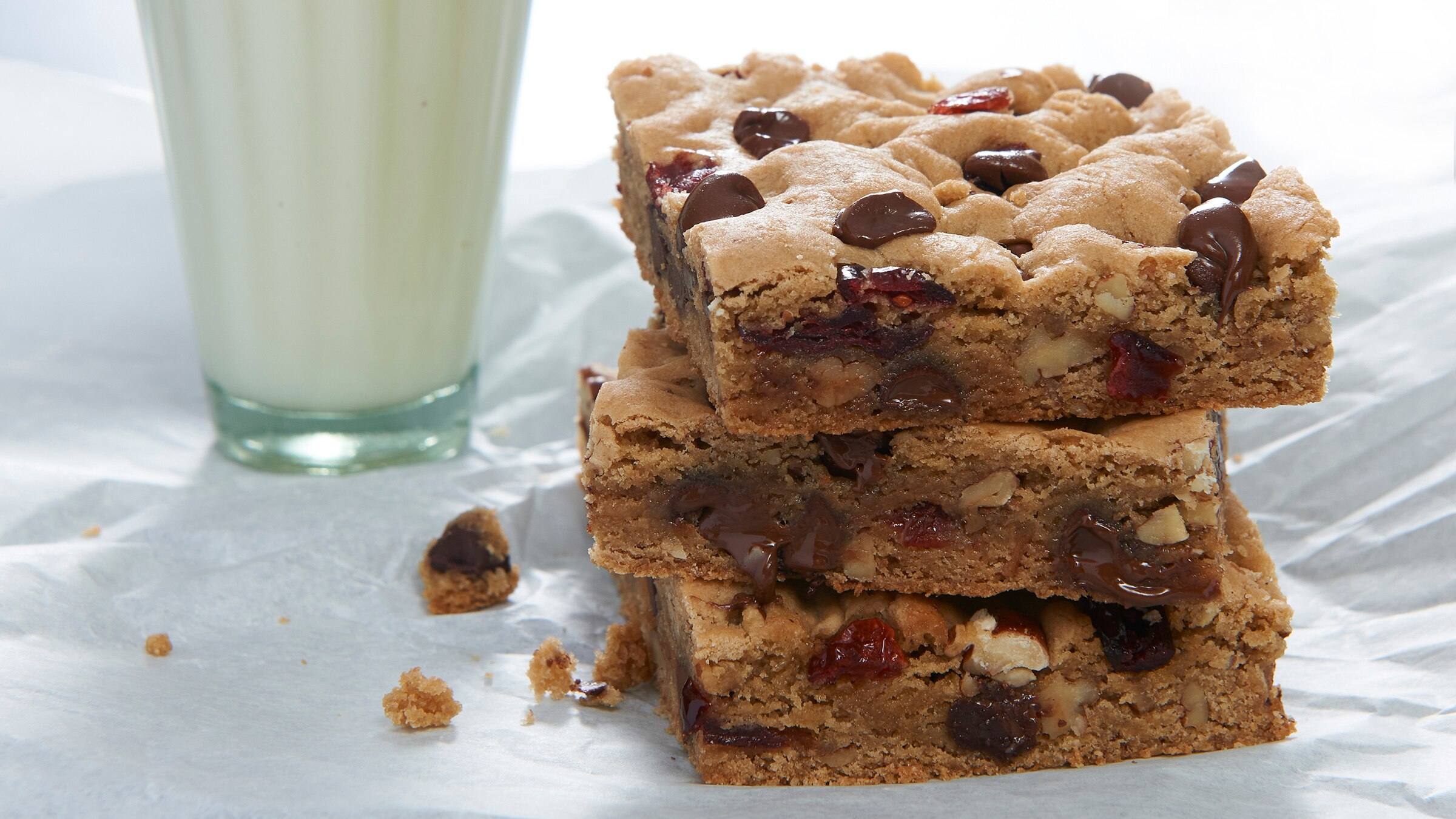 Choc 'O' Chip Cookie Bars