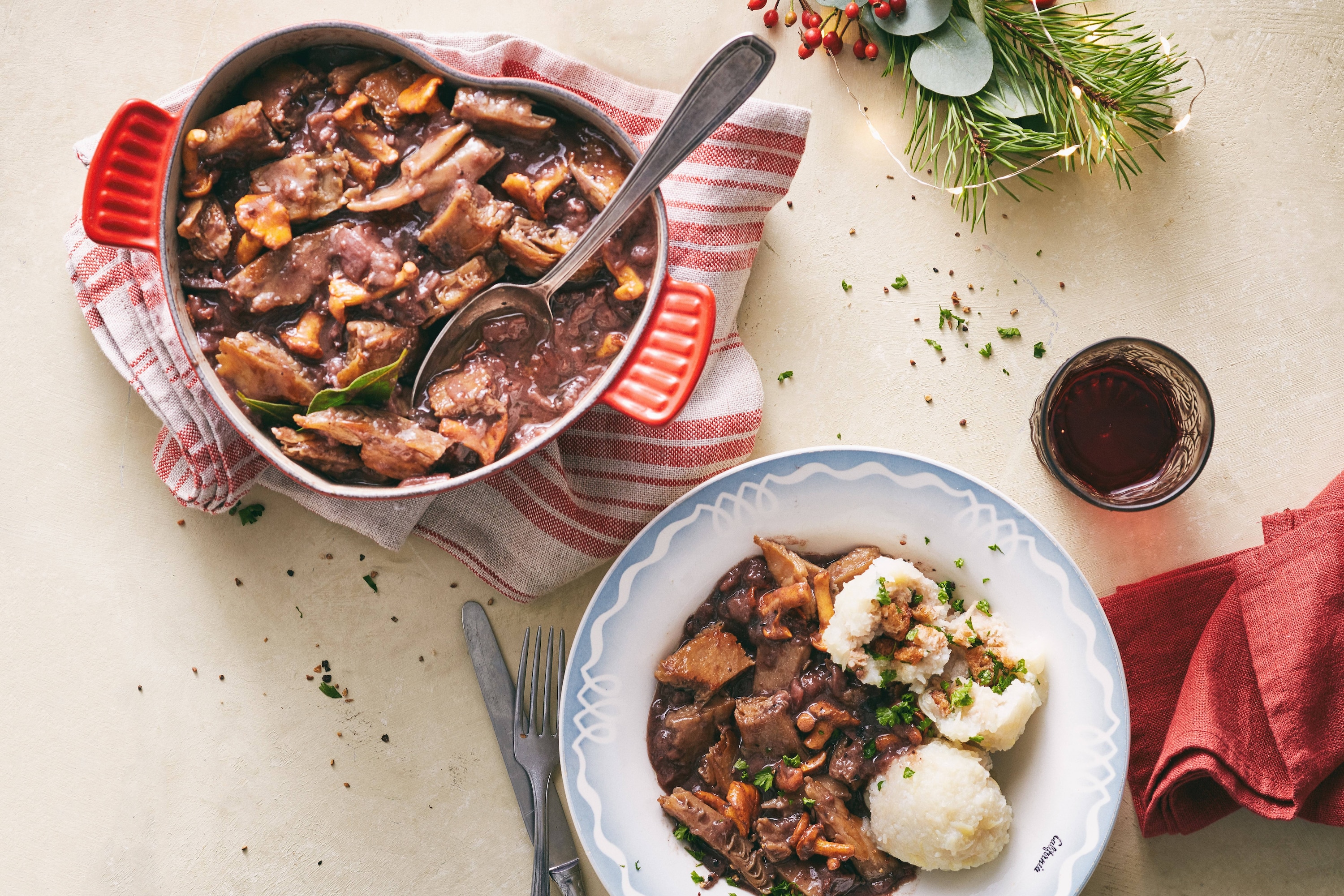 Christmas Mushroom Ragout with Vegan Chicken Chunks