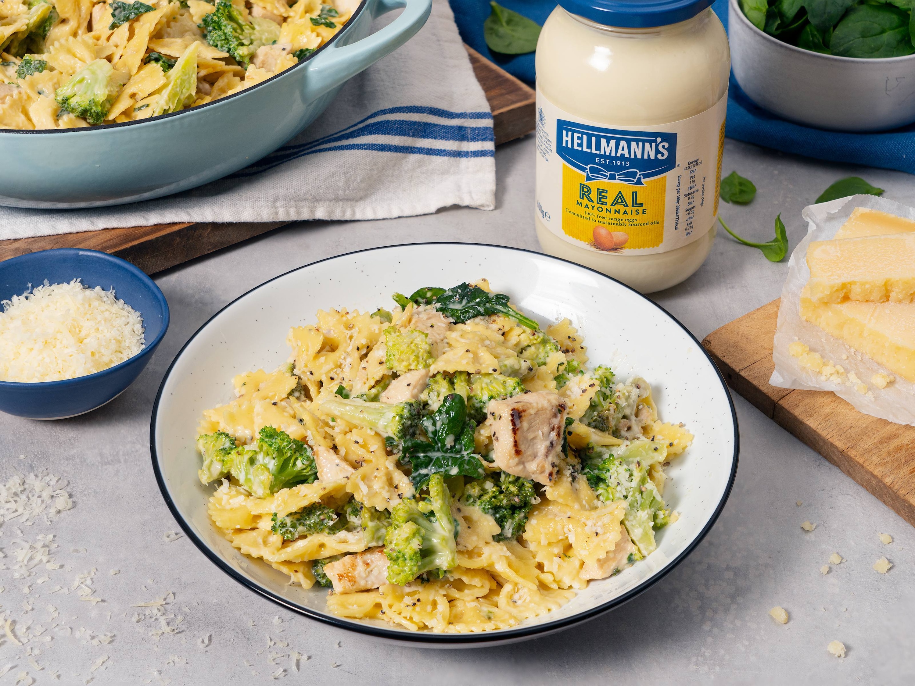 Krämig One Pot Kycklingpasta | Hellmann's SE