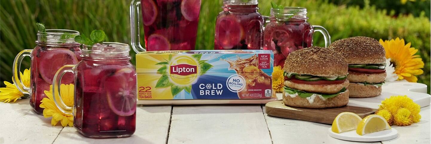 Blueberries and Sparkling Water Mocktail