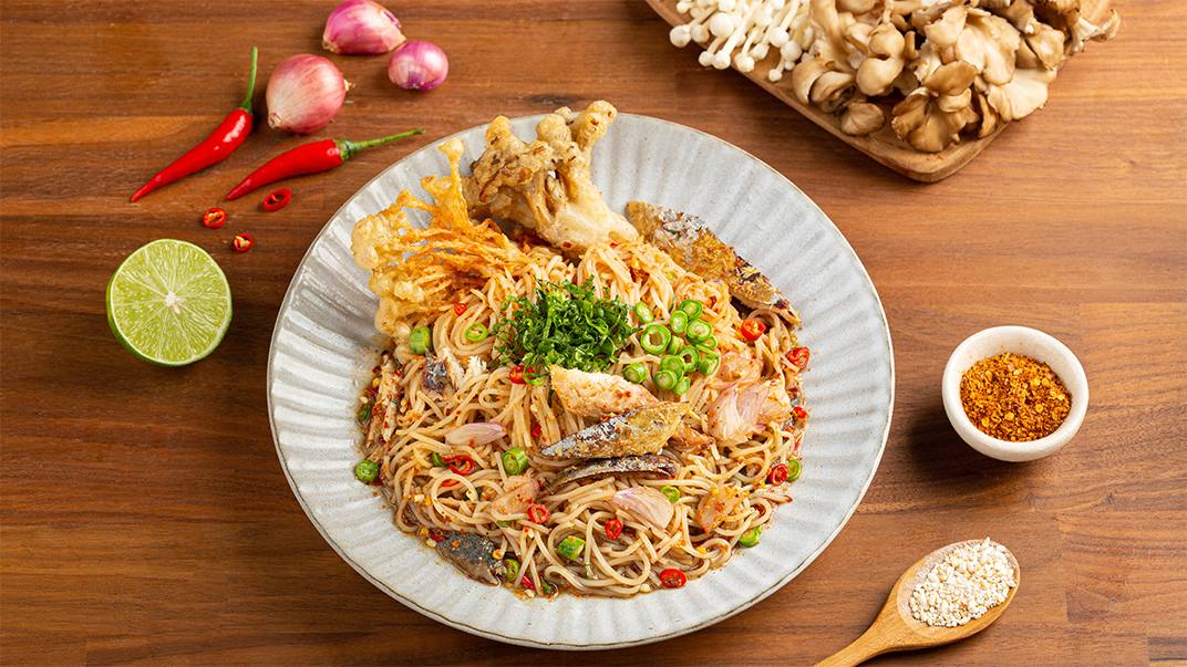 ยำขนมจีนเห็ดทอดกรอบ