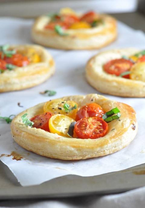 tartines de tomate y queso