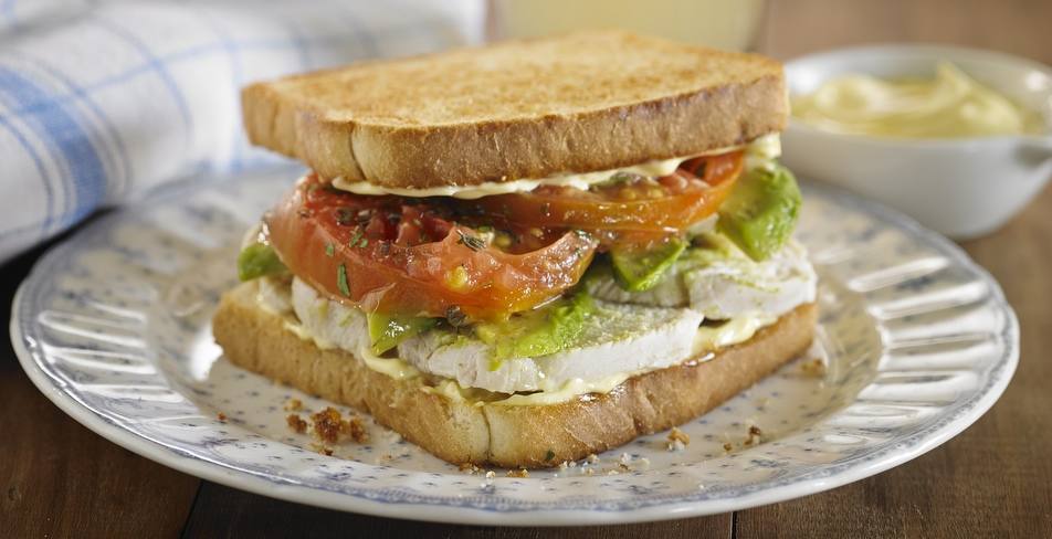 Sandwich de pavita a la hellmans