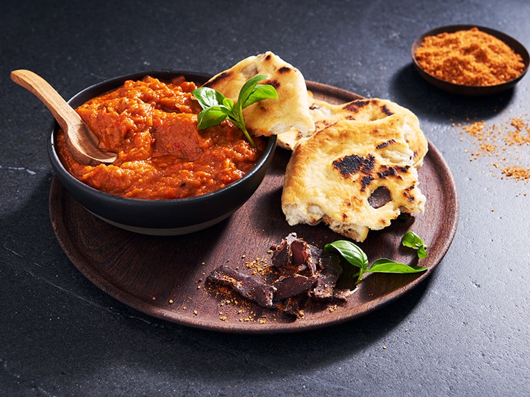 Robertsons_Smokey_aubergine_red_pepper_dip