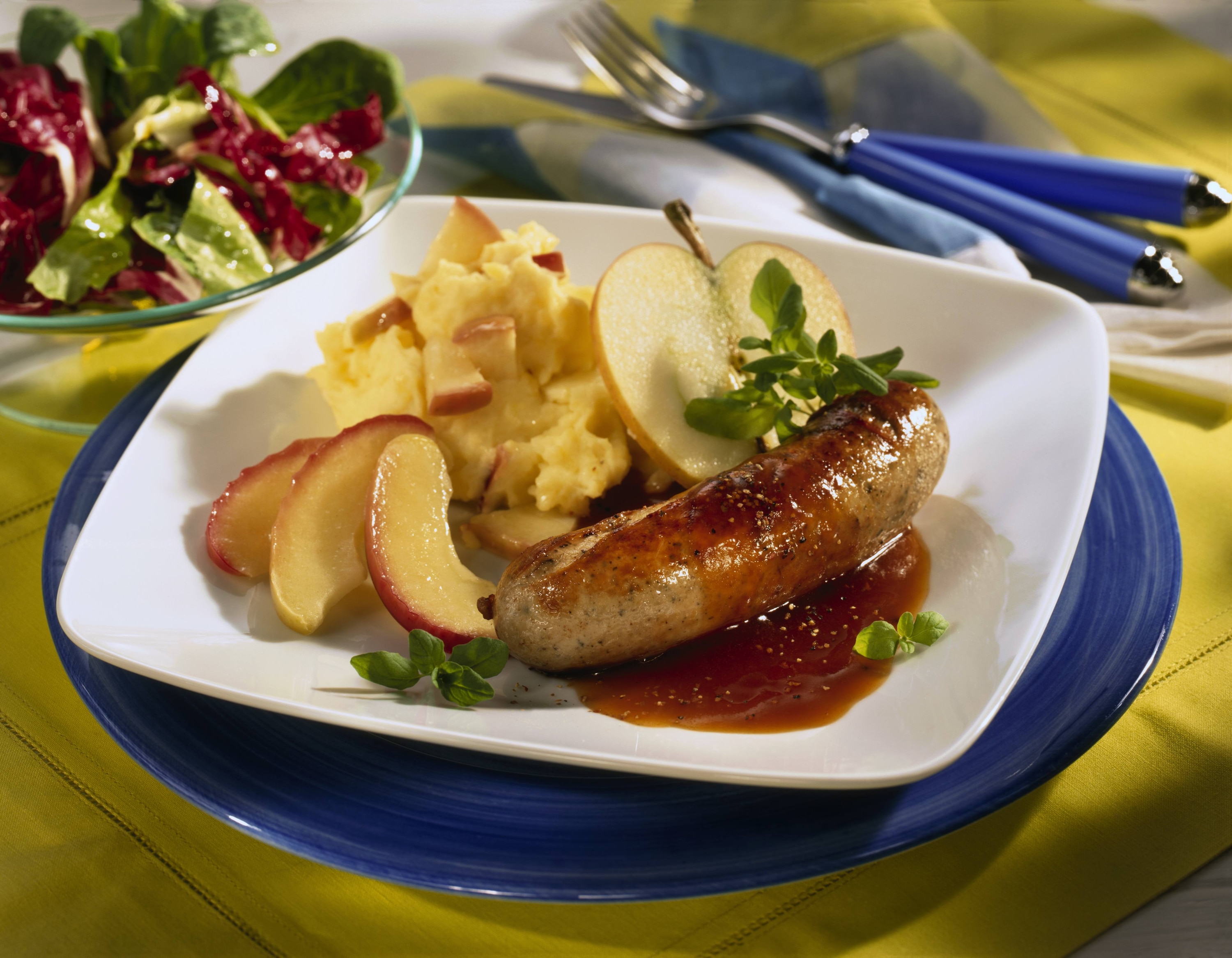 Mondamin - Feine Bratwurst mit Apfel-Kartoffel-Püree 45 Minuten  recipe