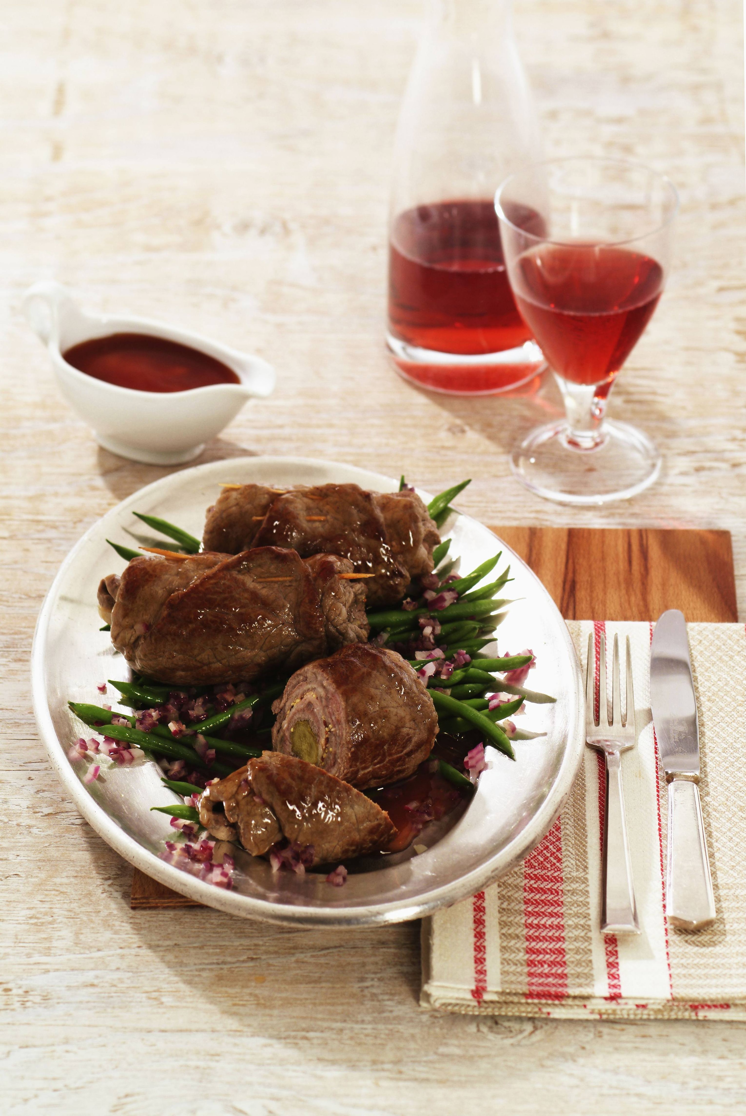 Mondamin - Rinderrouladen in Rotweinsauce 150 Minuten  recipe