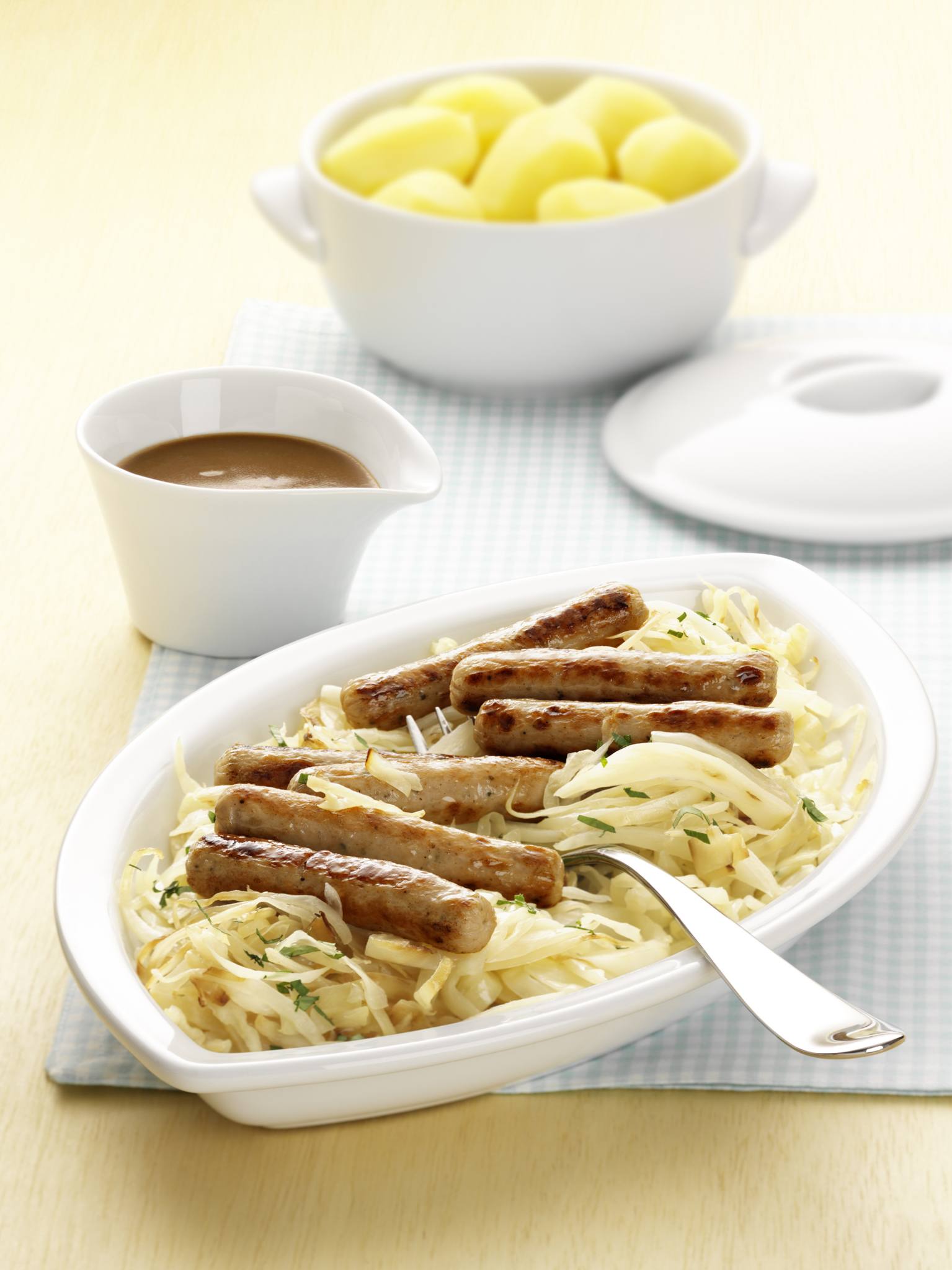 Mondamin - Rostbratwürstchen süß-sauer auf Weißkohl 45 Minuten  recipe