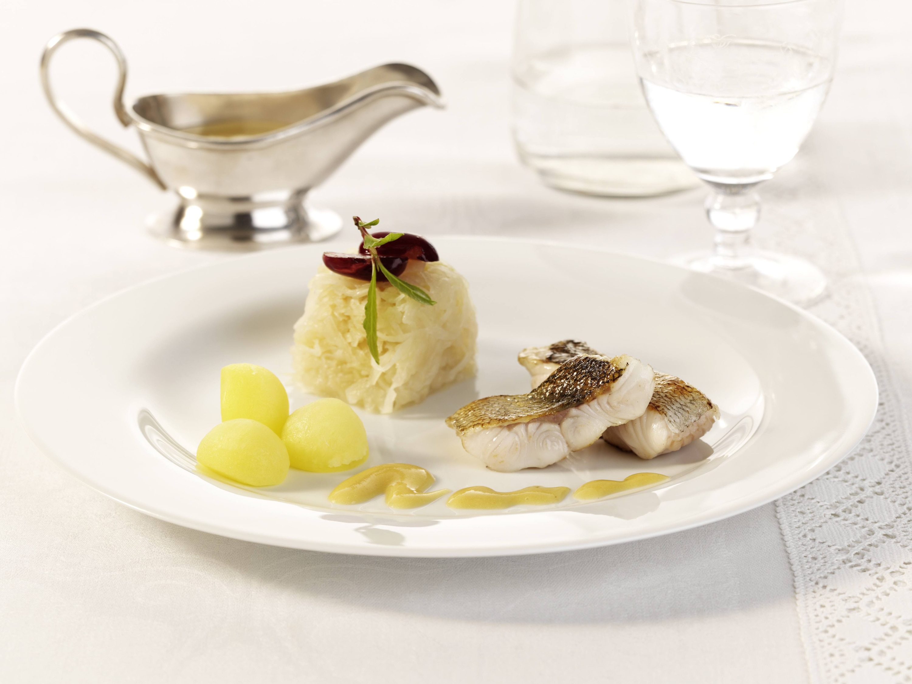 Mondamin - Zander mit Senf-Bier-Sauce und Sauerkraut