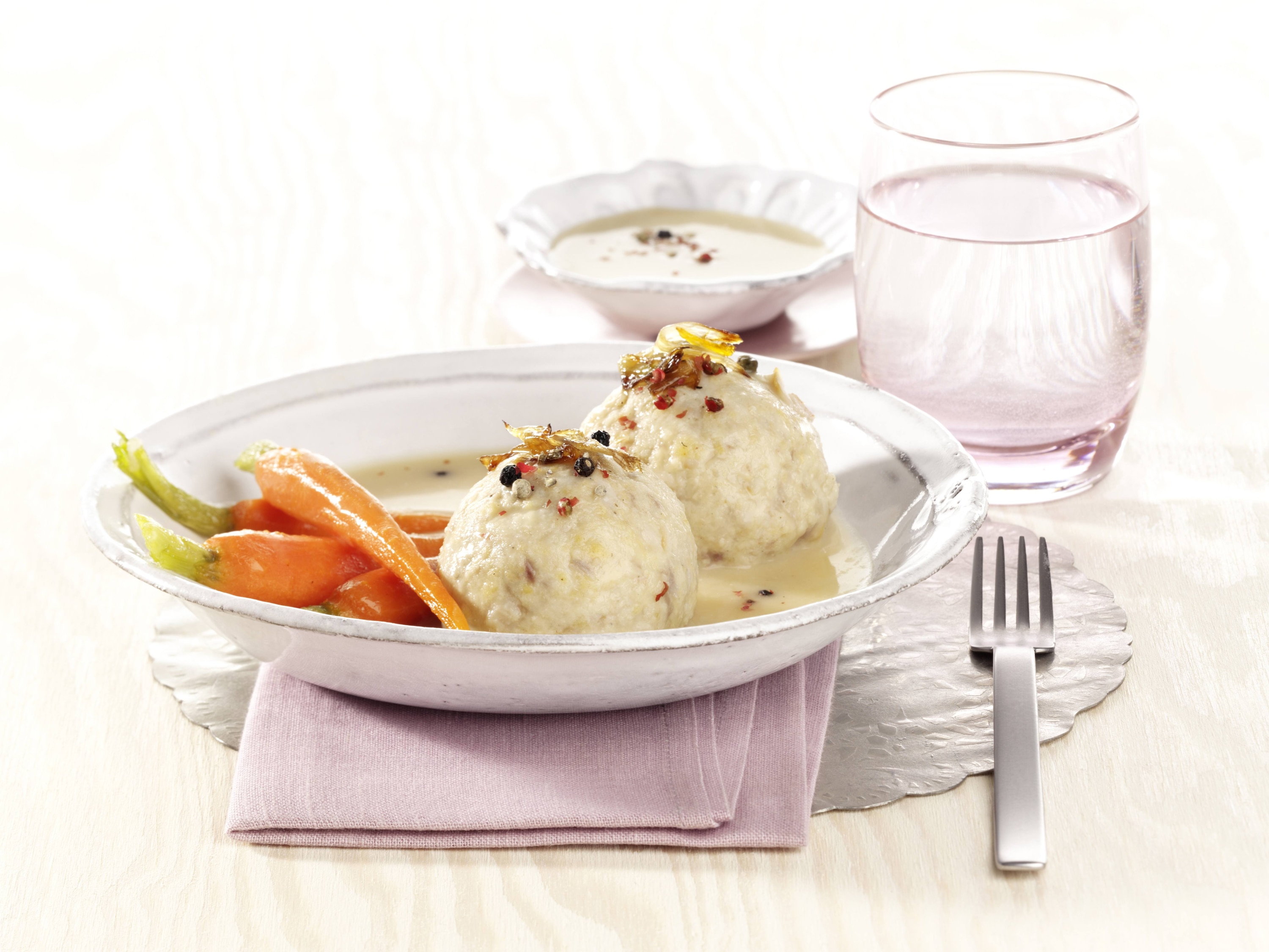 Mondamin - Geräuchterte Fischbällchen in Pfeffer-Schalotten-Sauce