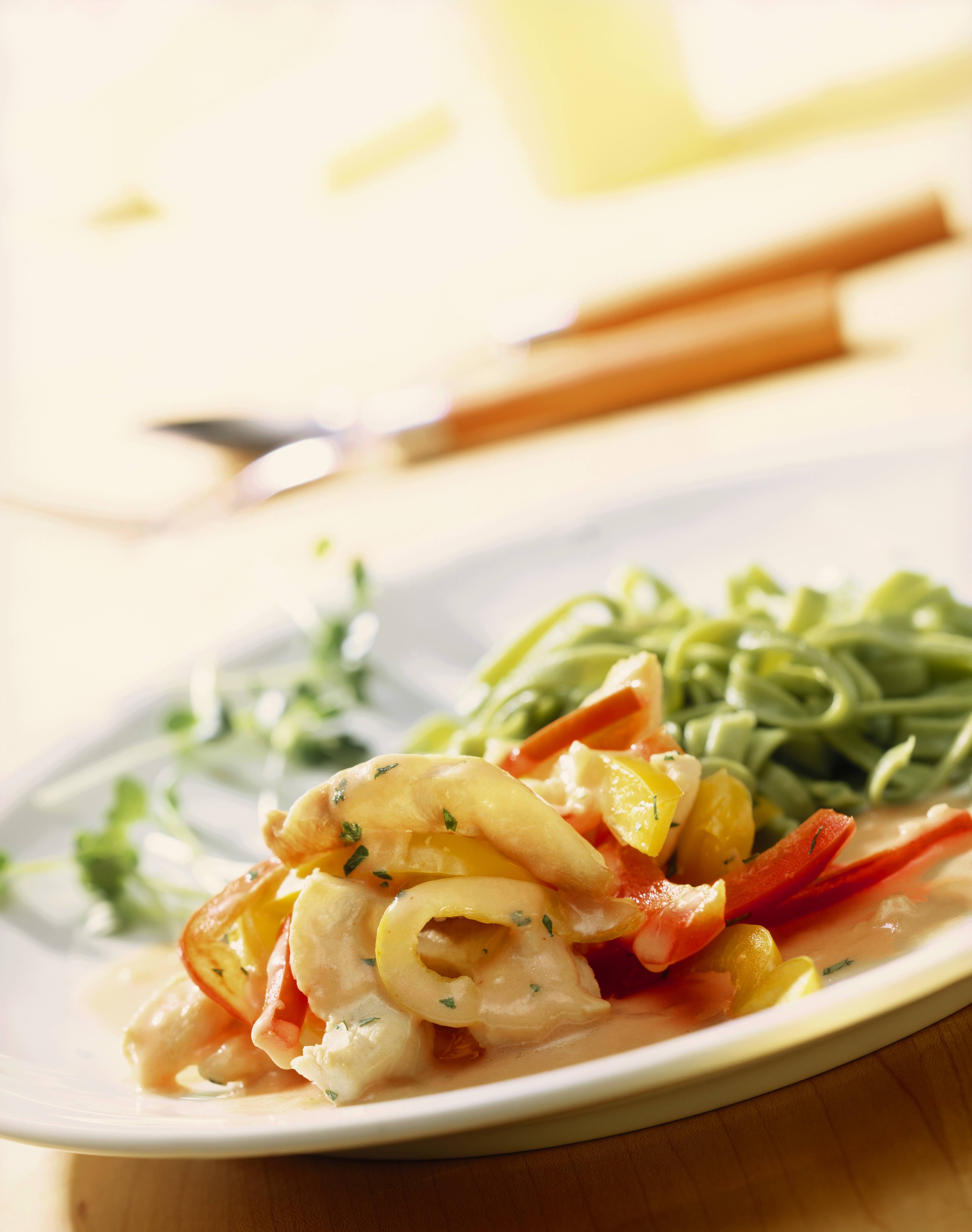 Mondamin - Geflügelgeschnetzeltes in Paprikarahm-Sauce