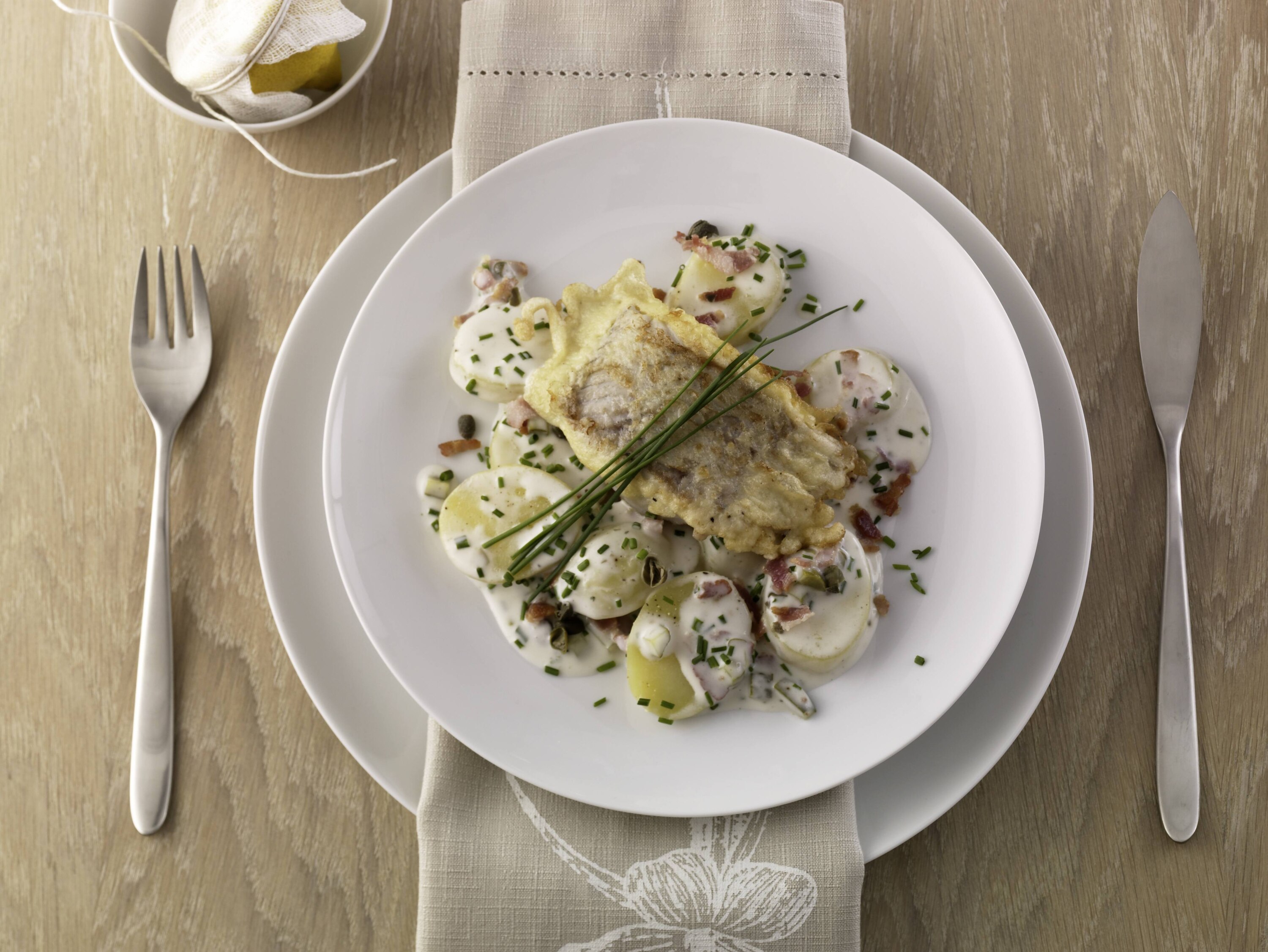 Chirat - Filet de poisson grillé aux pommes de terre sauce Béchamel 60 Minuten  recipe