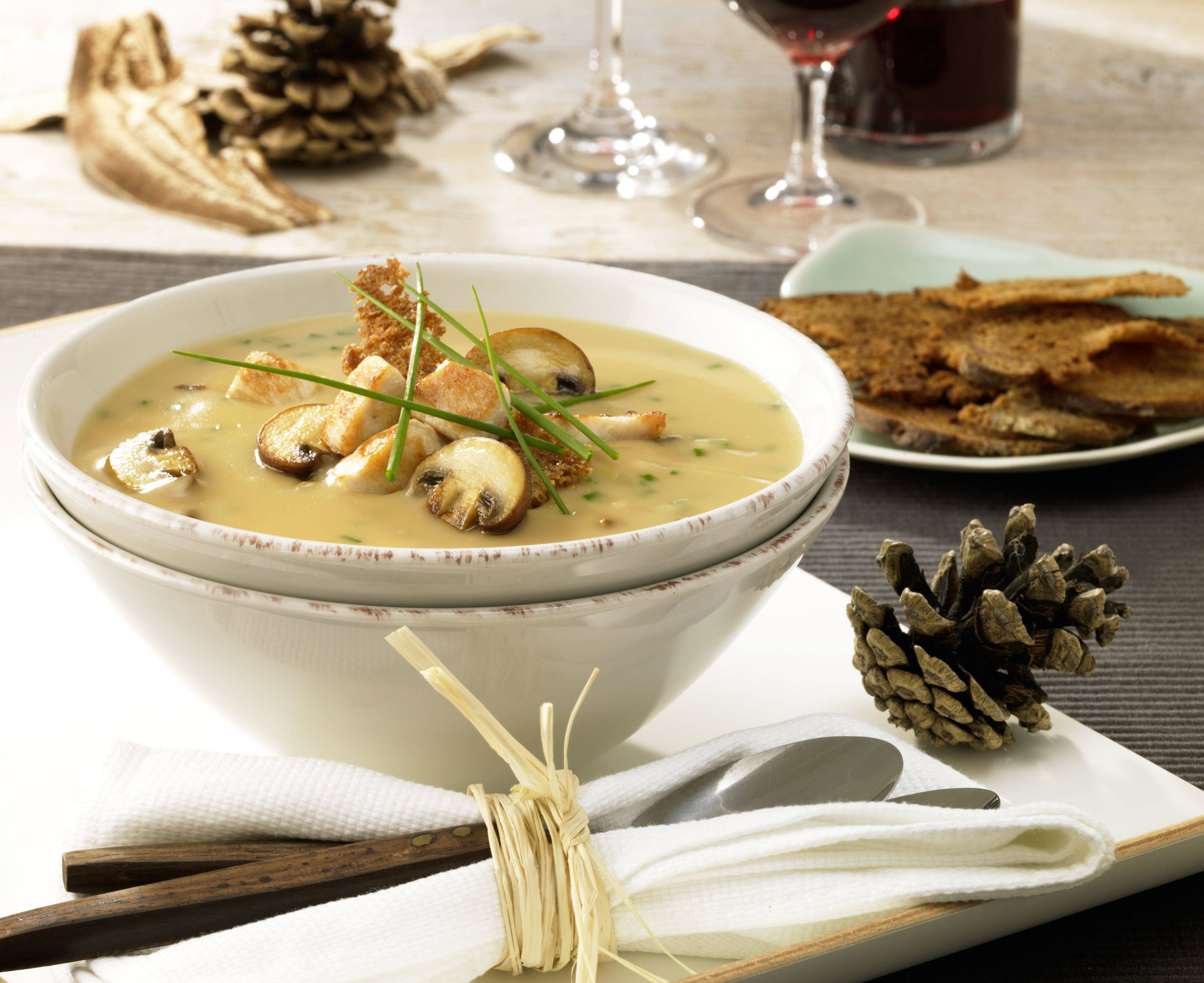 Knorr - Pilzcremesuppe mit Schwarzbrotchips