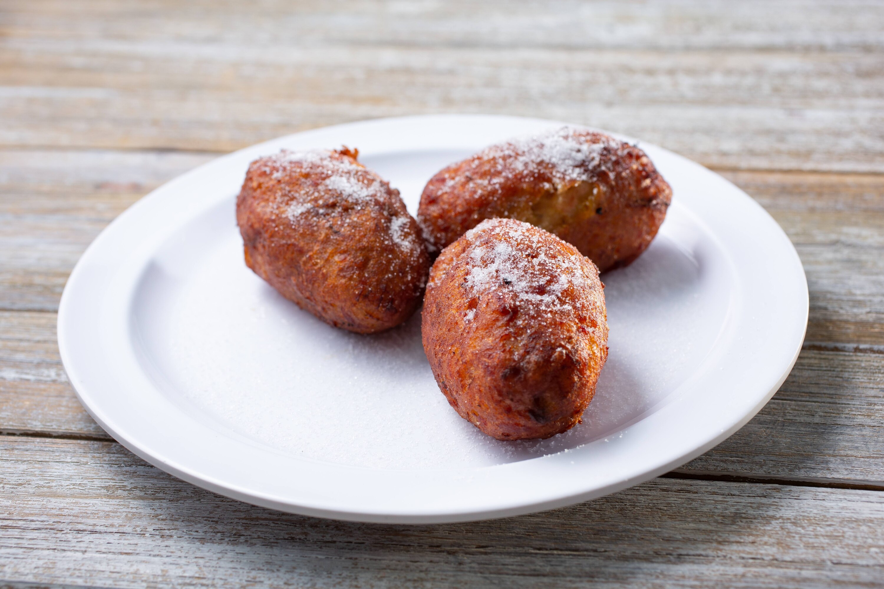 Empanadas de Plátano y Frijol