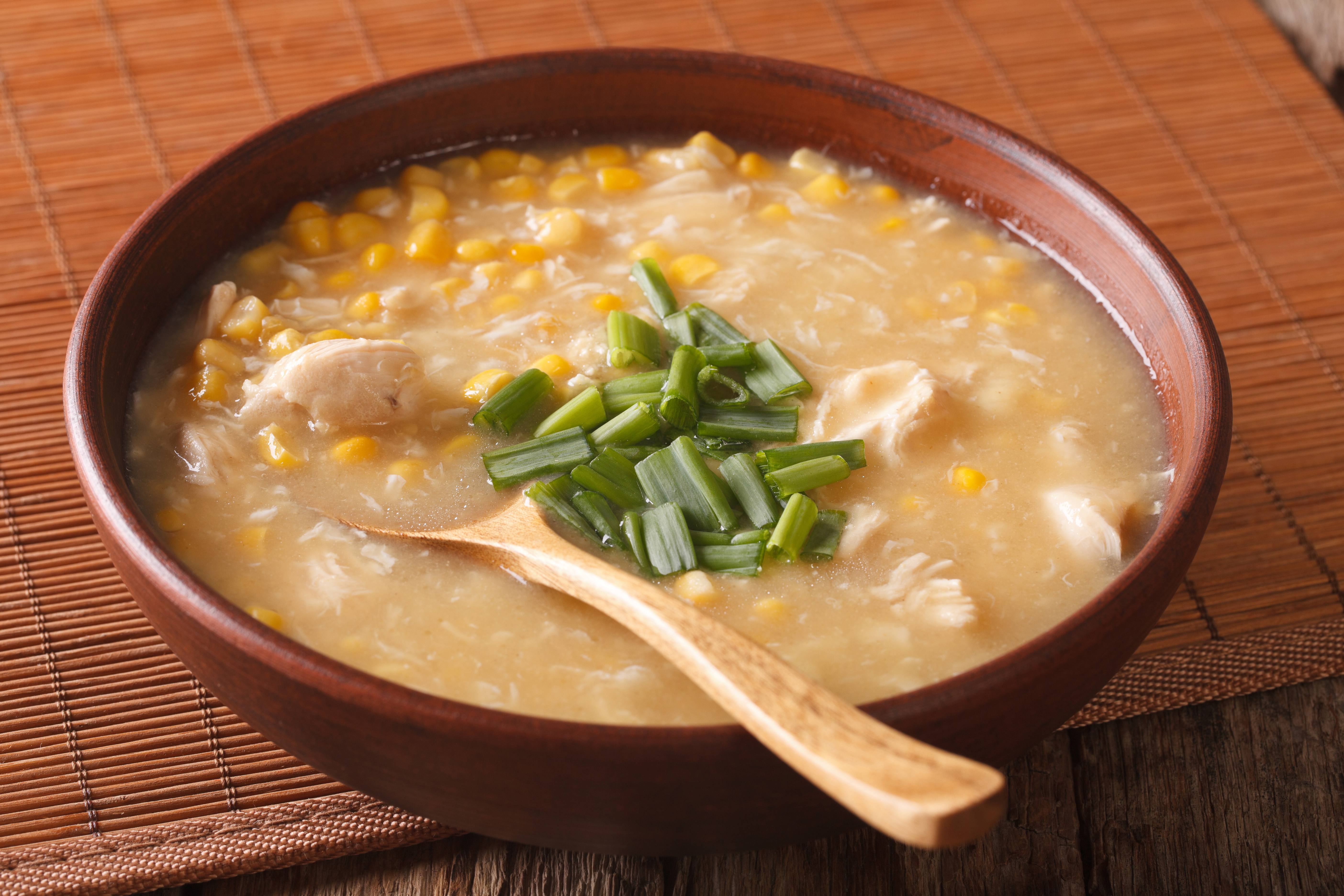Sopa de Pollo con Maíz