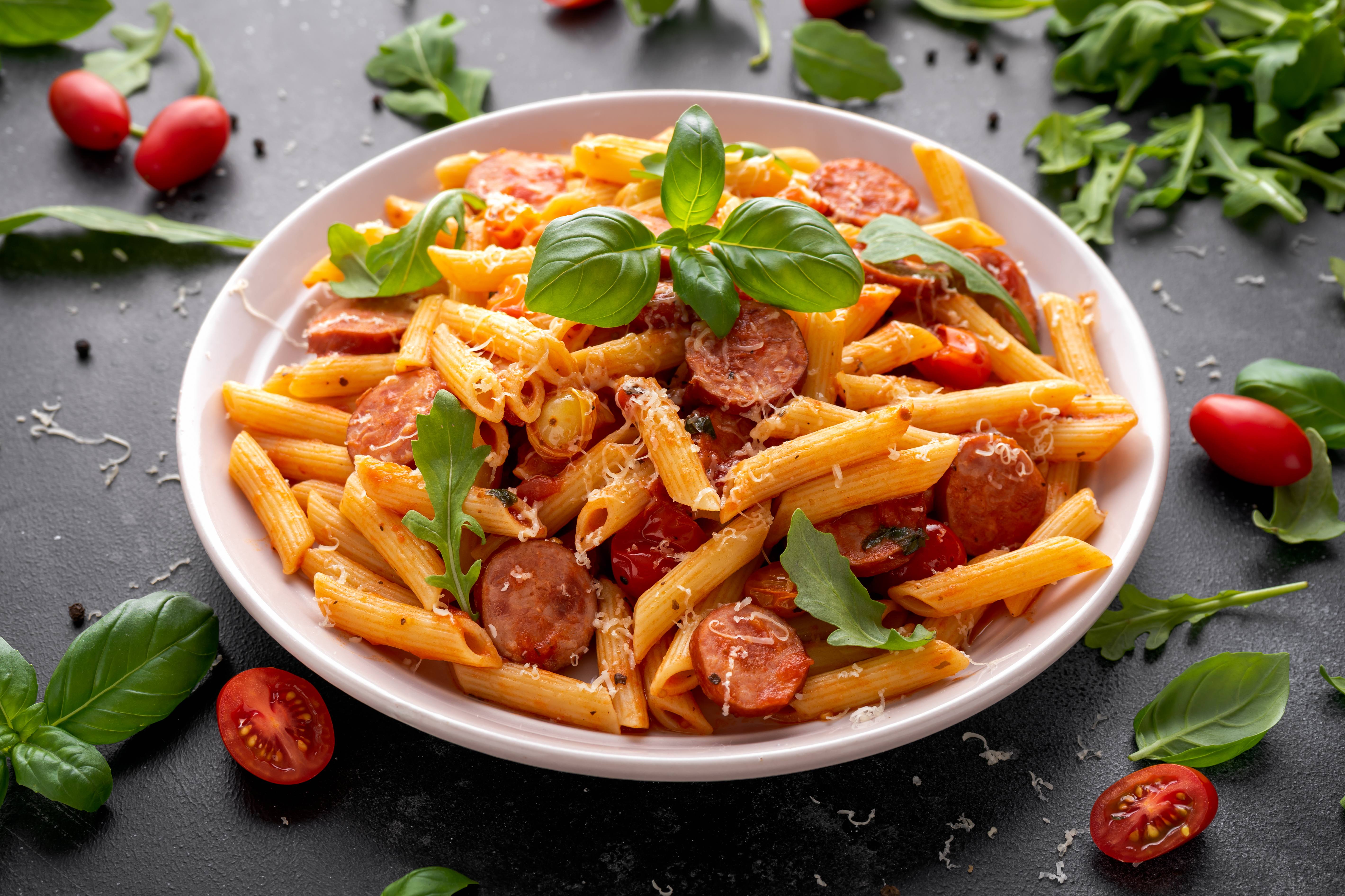 Pasta Corta con Salsa de Chorizo